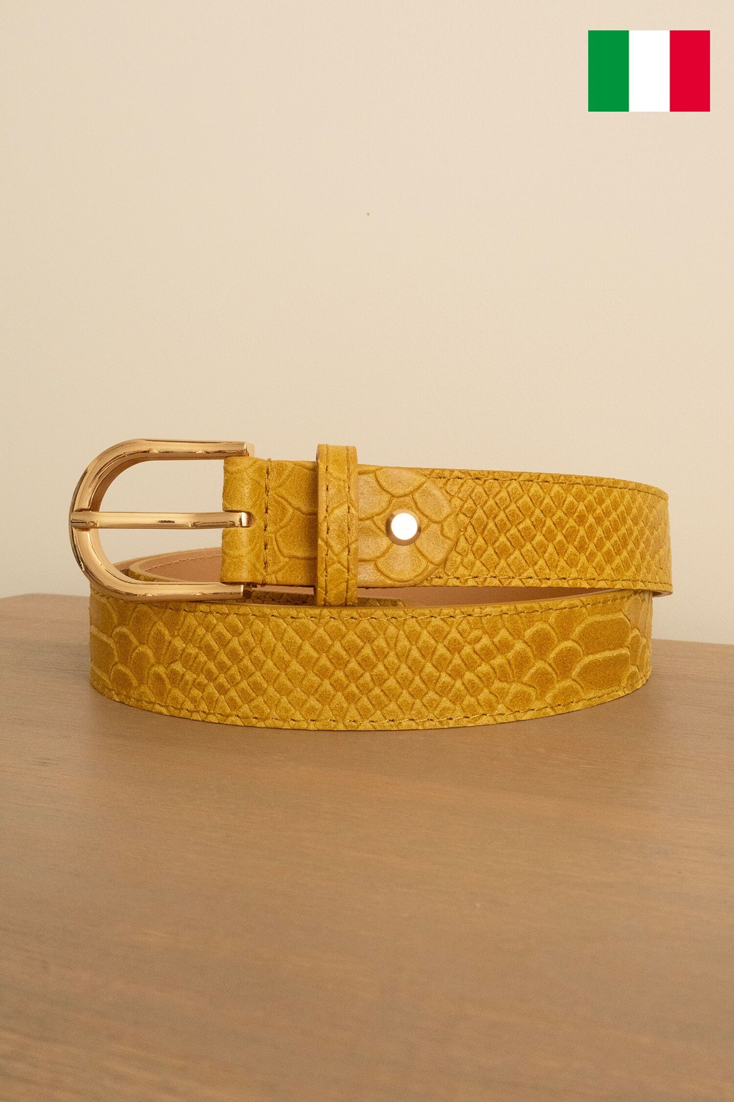 Damen-Ledergürtel mit Eidechsenmuster, 3 cm breit. Hergestellt in Italien. IT30-30-LZ-MUSTARD