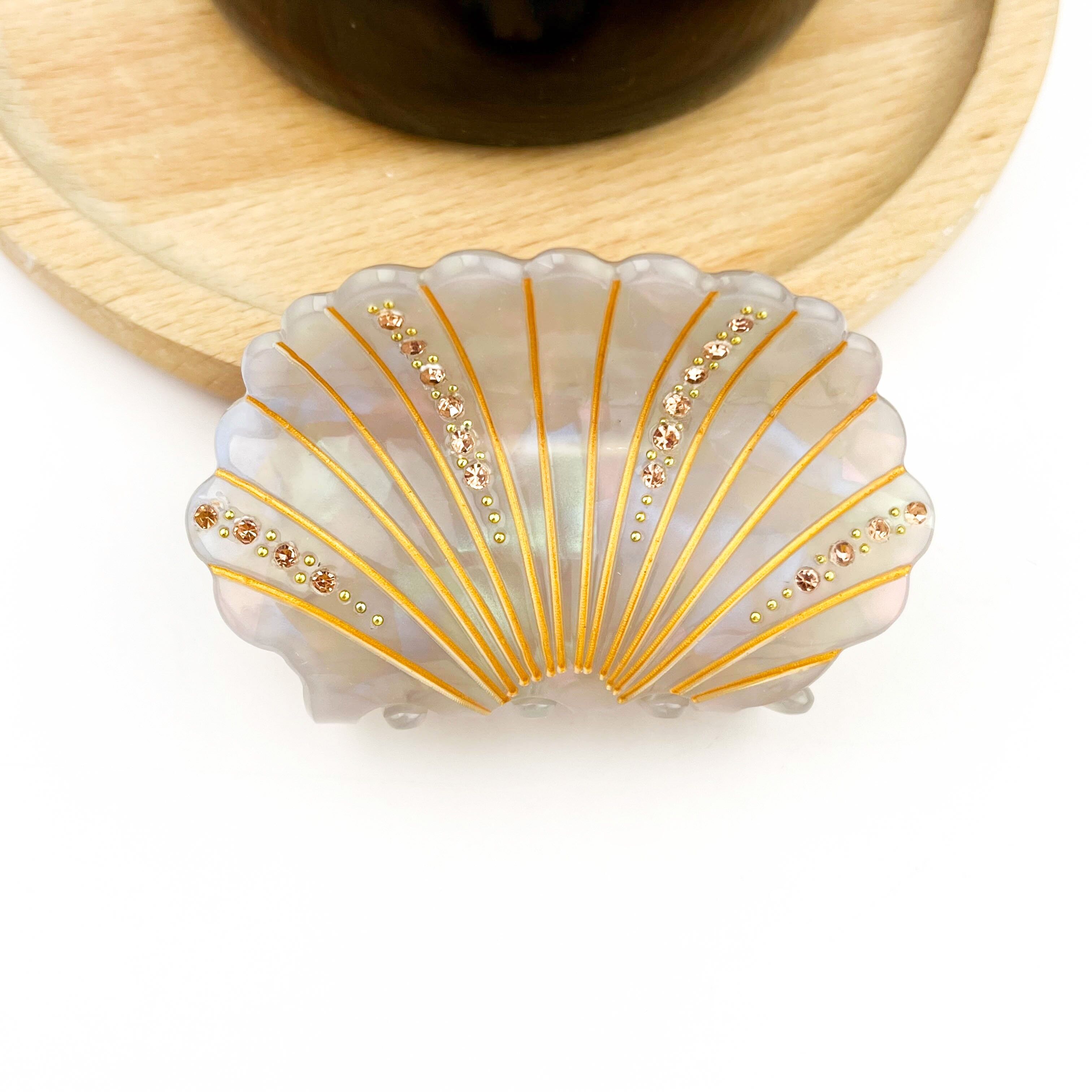 Haarspange aus transparentem Strass-Muschelacetat – Elegant im Küstenstil