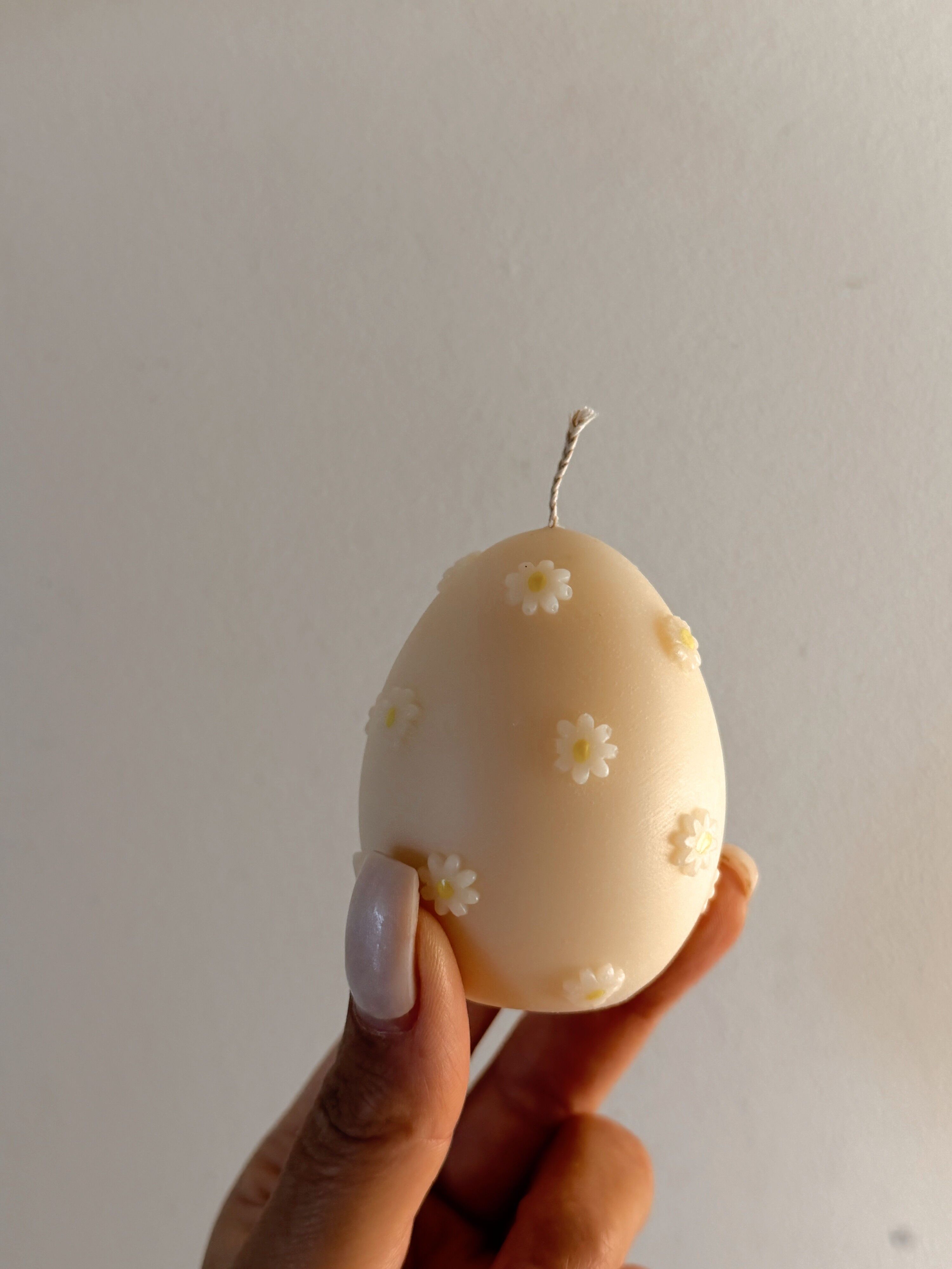 Easter eggs with daisies, scent of your choice