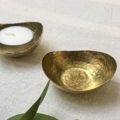 Brass dishes, set of 2