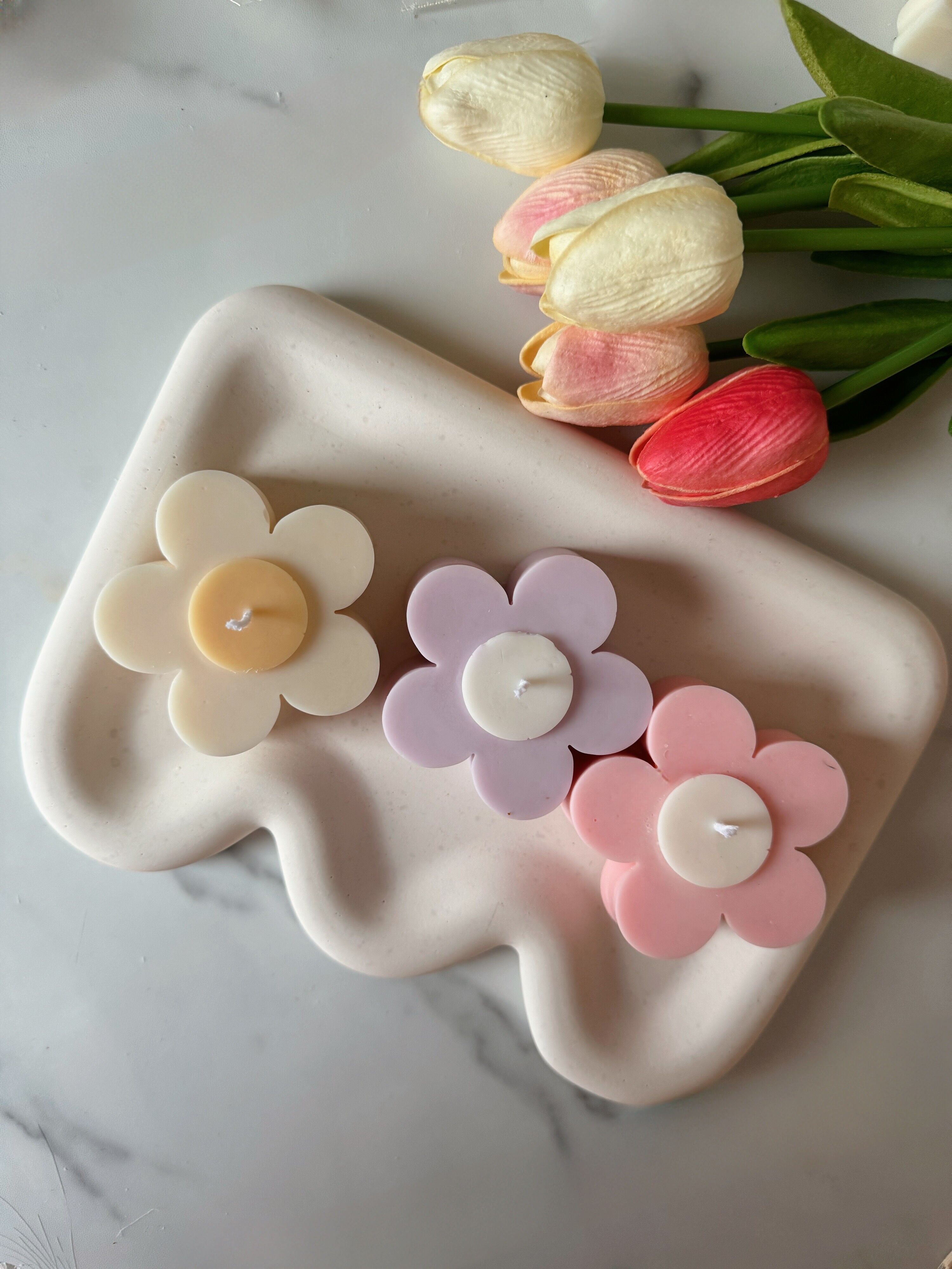 Fluffy Flower candle, choice of colors, rapeseed wax