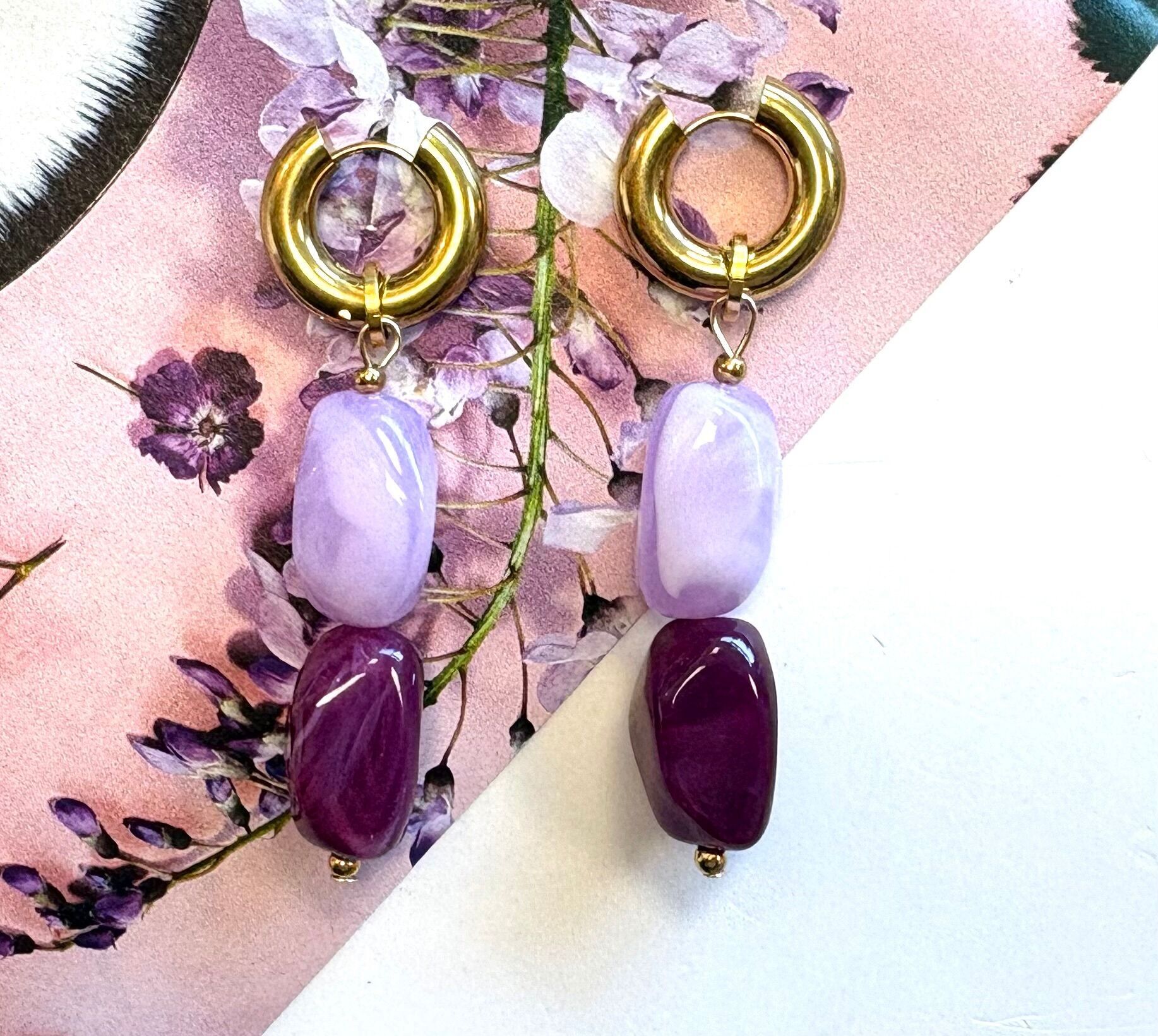 Earrings with purple and lilac acrylic beads