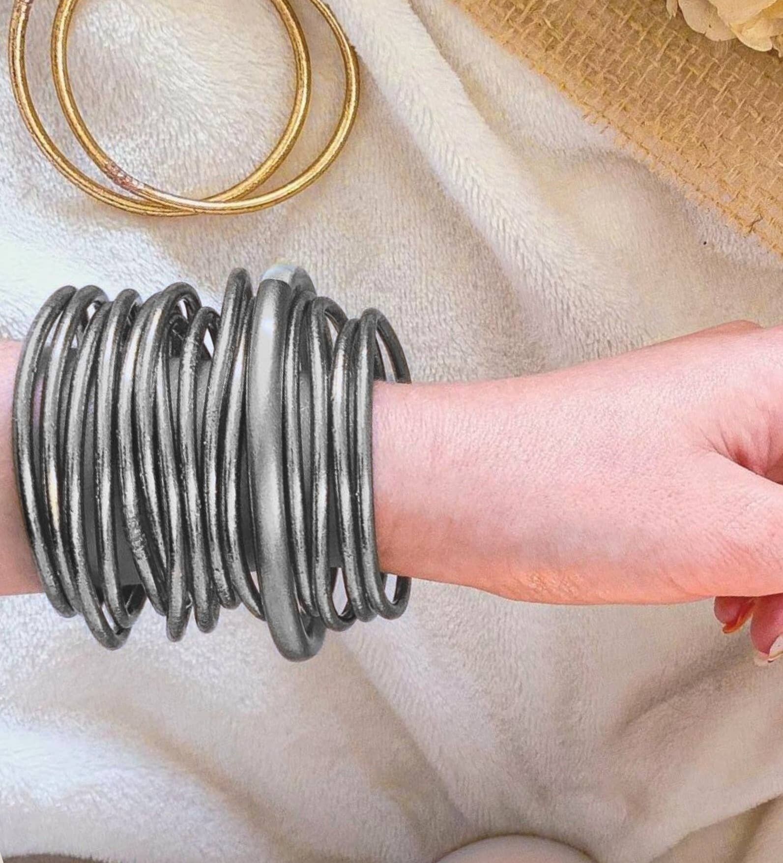Feiner antiker buddhistischer Armreif aus Silber