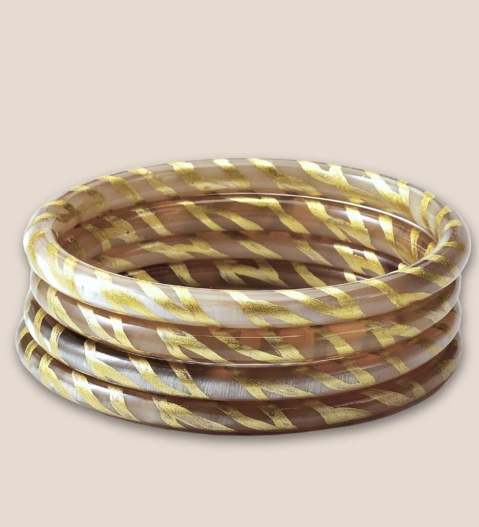 Armreif aus recyceltem Horn, 6 mm, Zebra-Gold 01