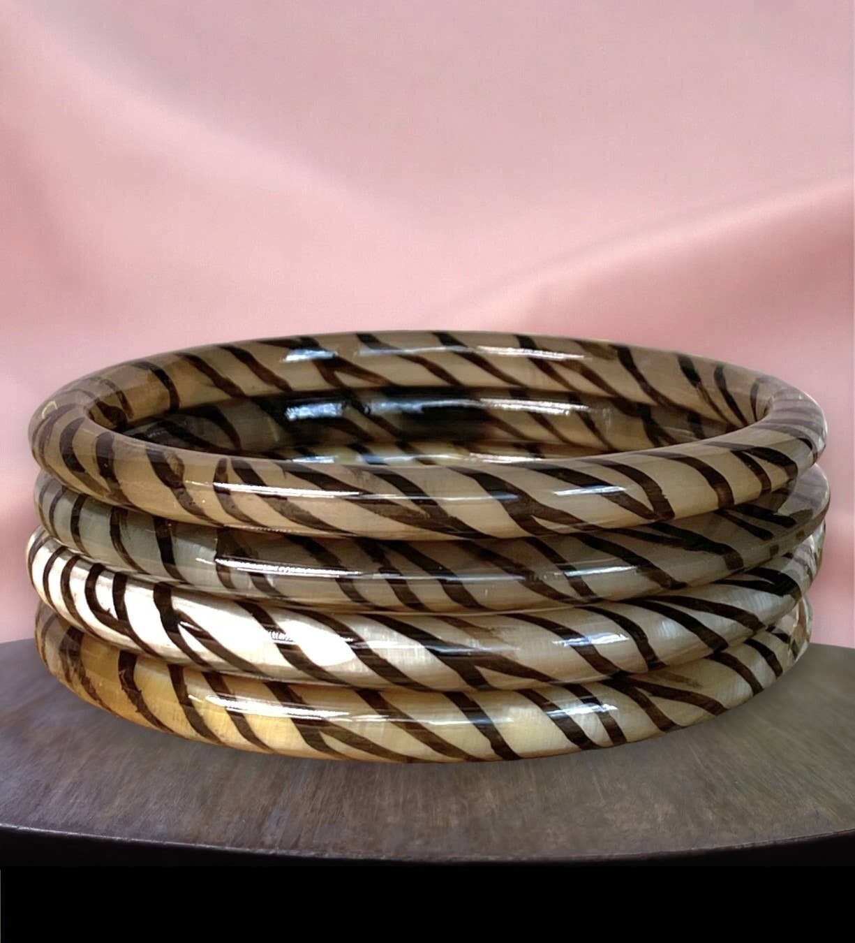 Armband aus recyceltem Horn, 6 mm, schwarzes Zebramuster, 04