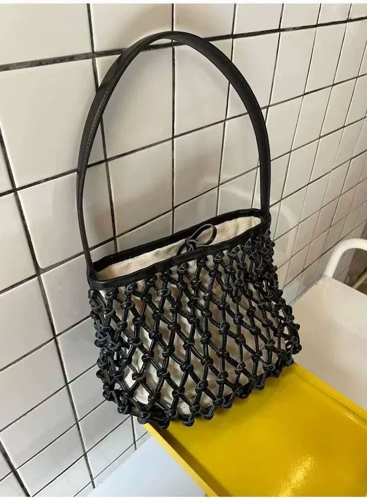 Handgefertigte vegane Schultertasche mit Knotenmuster