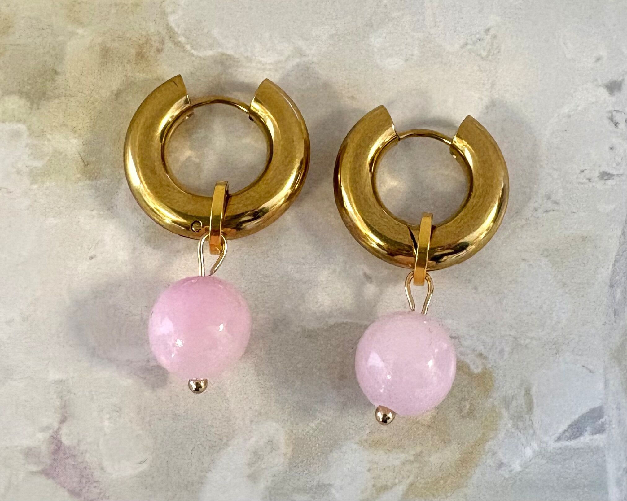 Earrings gold light pink quartz