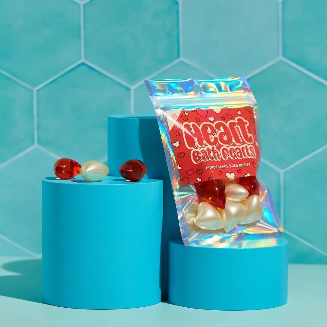 10 Pack of Red and White hearts - strawberry and vanilla