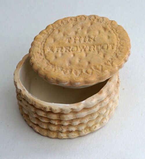 Merryfield Pottery Arrowroot Biscuit Trinket Box