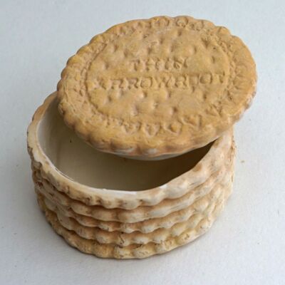 Merryfield Pottery Arrowroot Biscuit Trinket Box