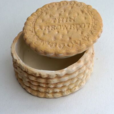Merryfield Pottery Arrowroot Biscuit Trinket Box