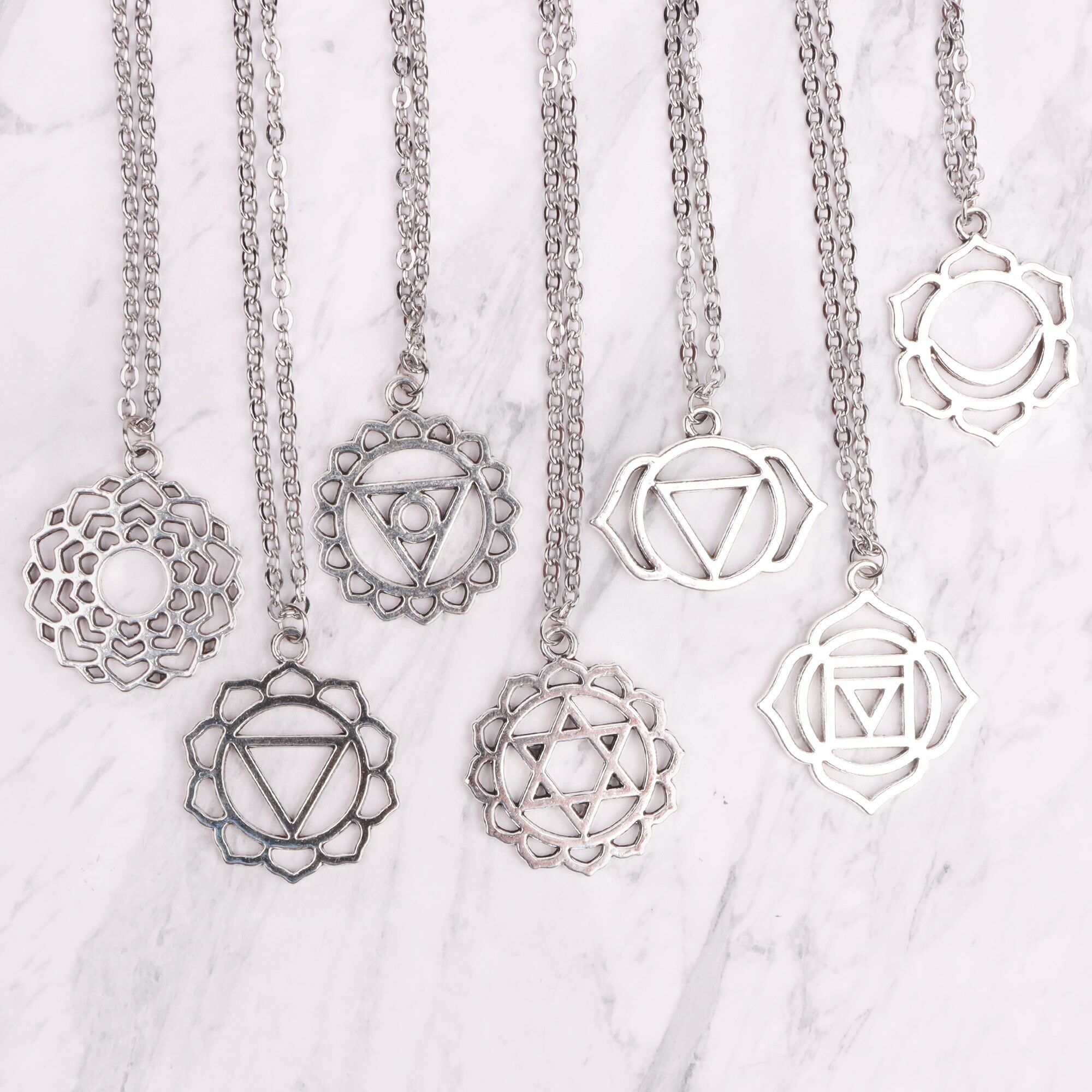 Collier Or Blanc Avec Cœur Et Diamant 0.01 Carat - 1,10g - Quasi Neuf - Occasion