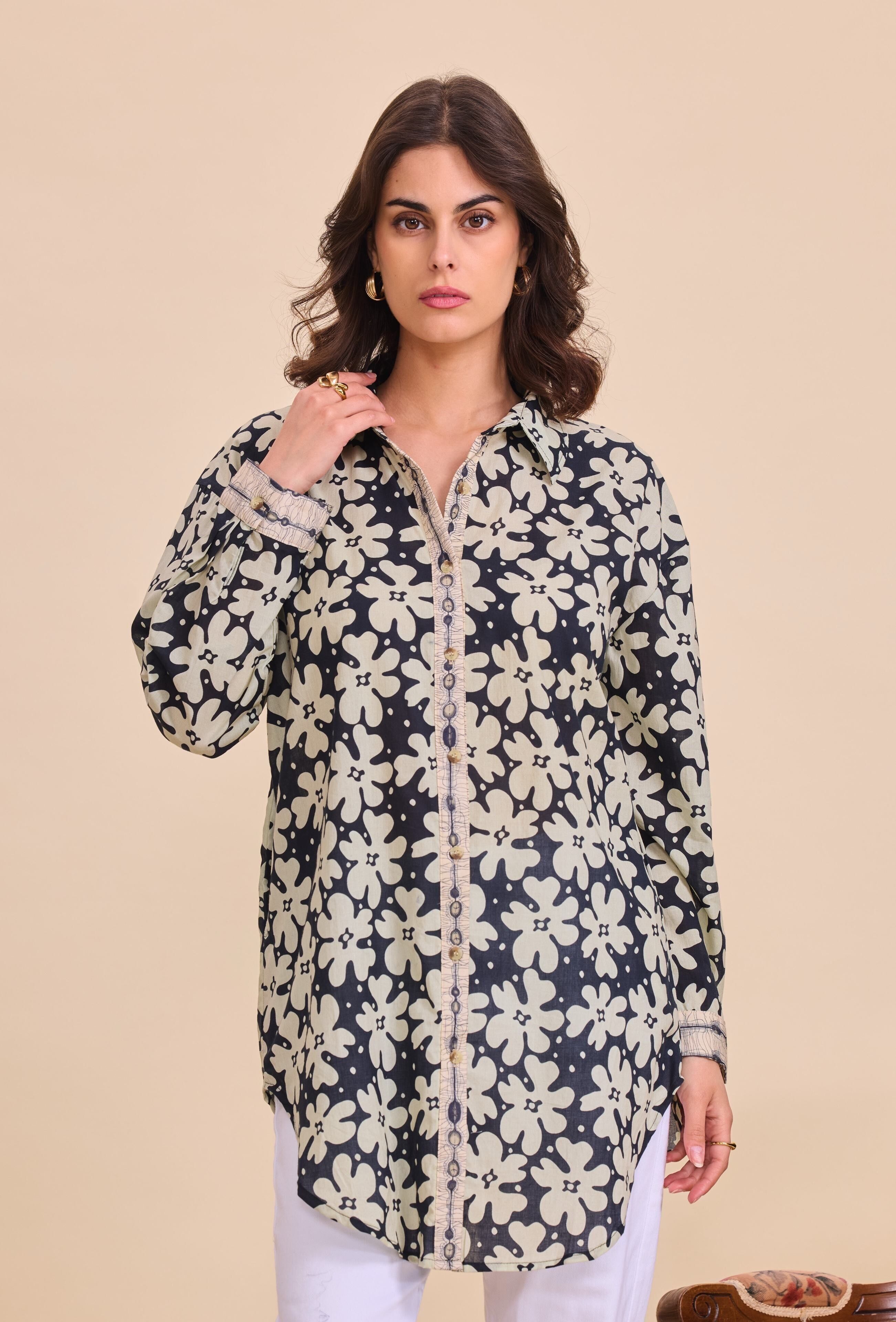 Long-sleeved printed cotton shirt