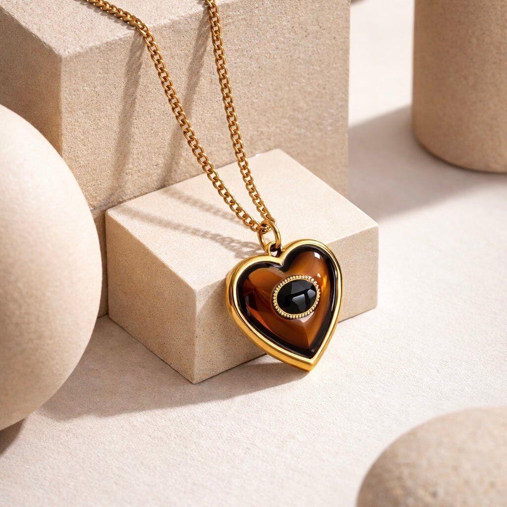 Amber Noir – Collana Cuore in Acciaio Placcato Oro