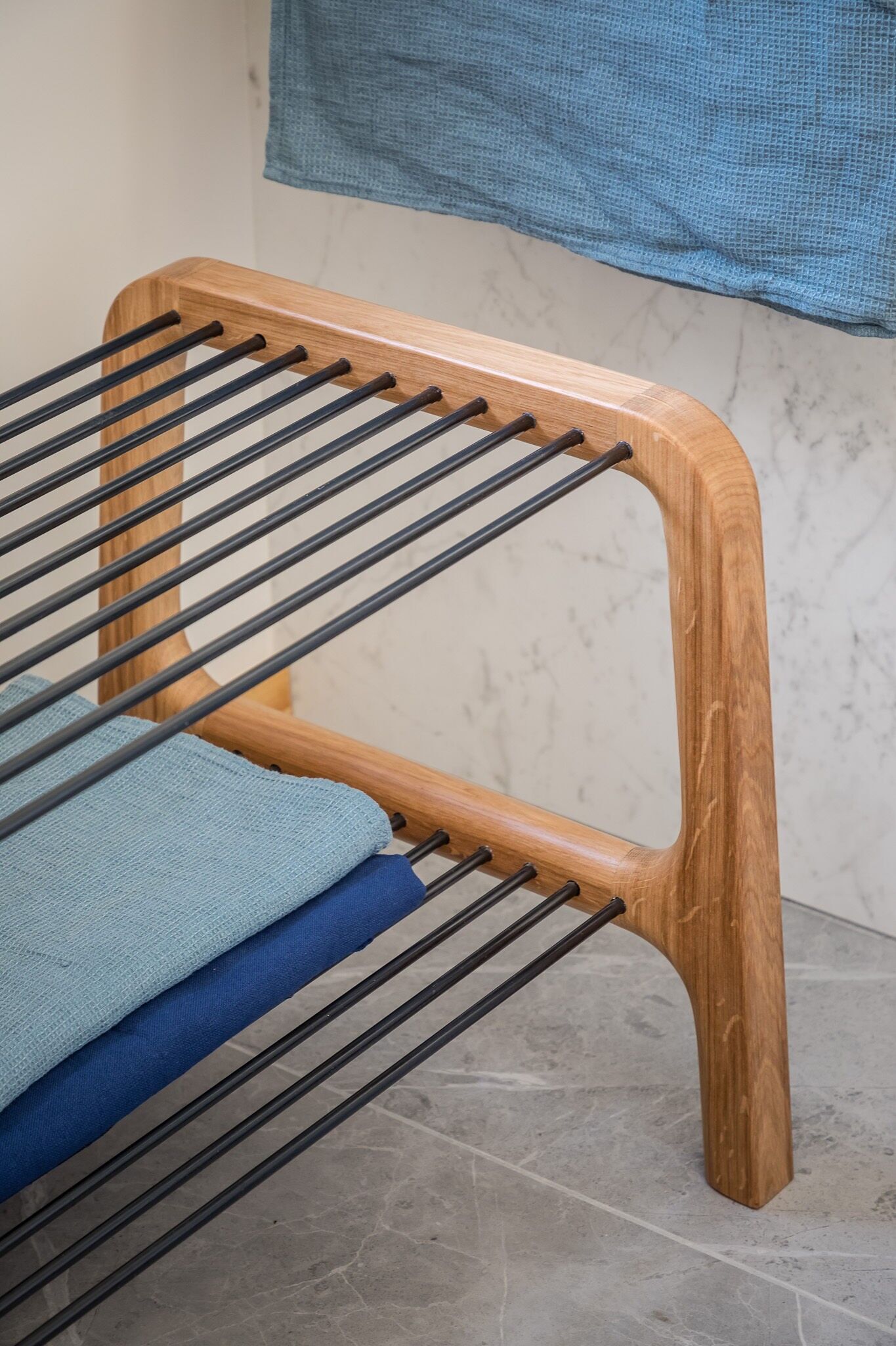 Travel-Travel Bench