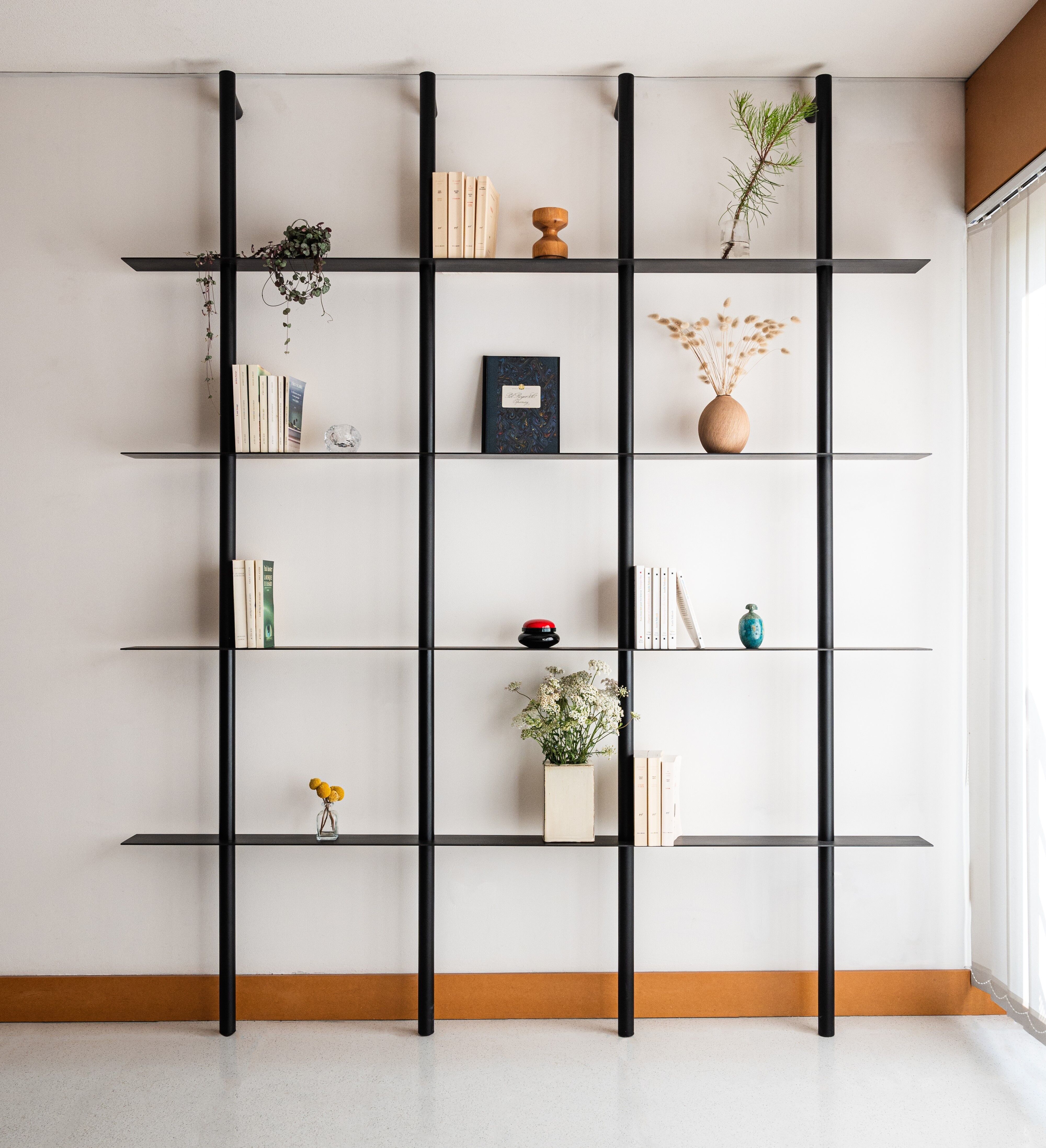 Black The Shelf