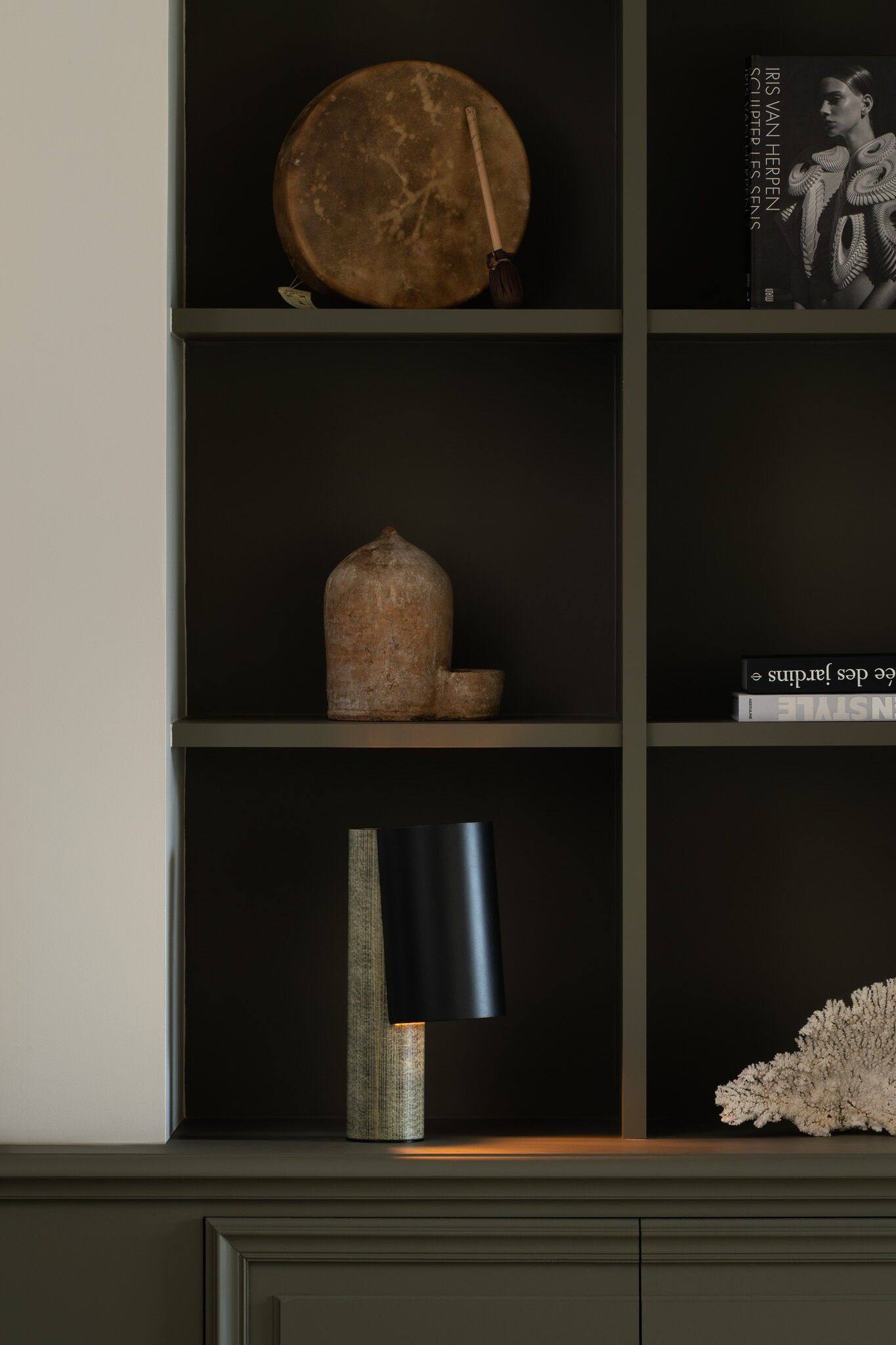 PEEL table lamp - made of carbon fiber