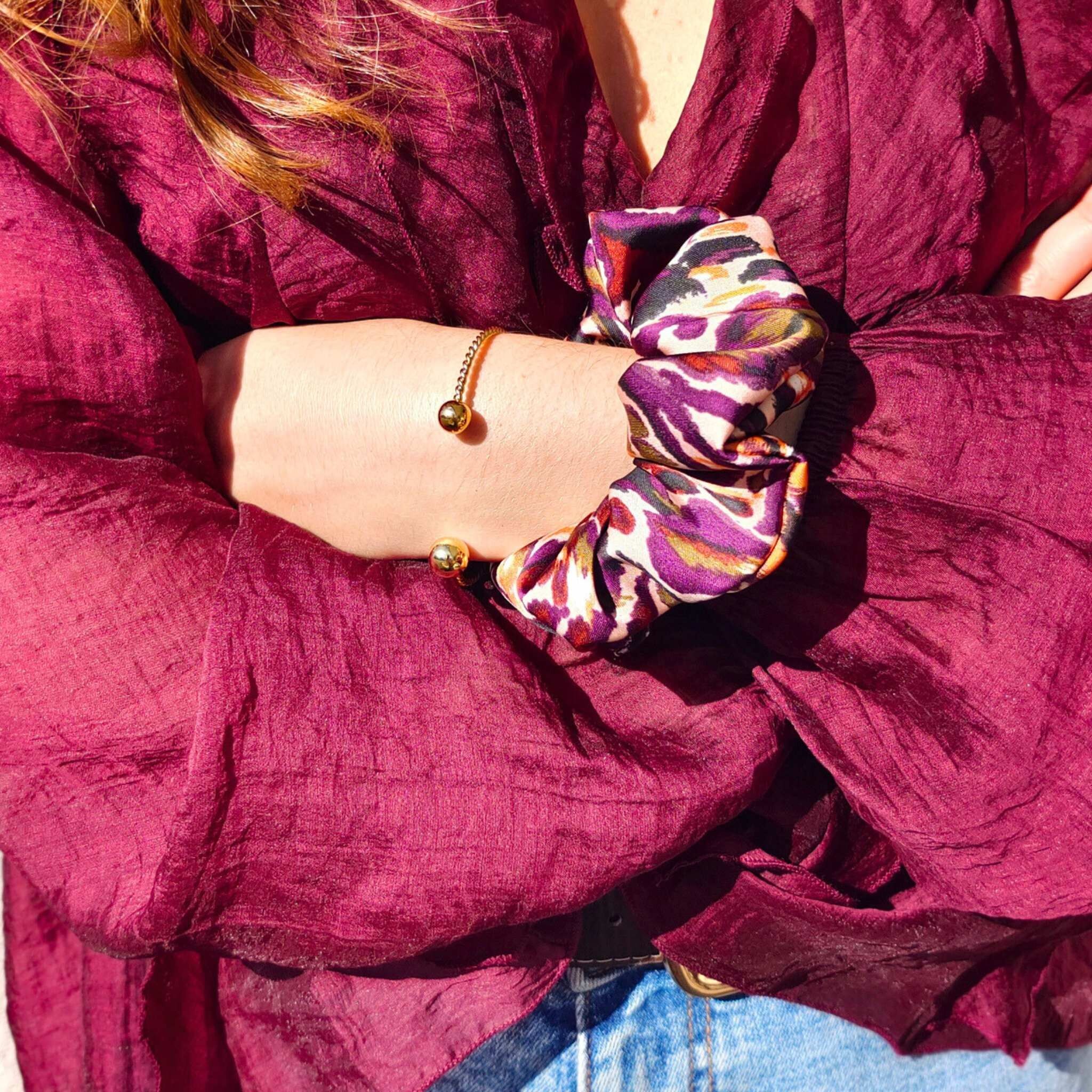 Chouchou DARIA/ scrunchie femme satin, imprimé ethnique bordeaux vert kaki marron, accessoire coiffuremade in France