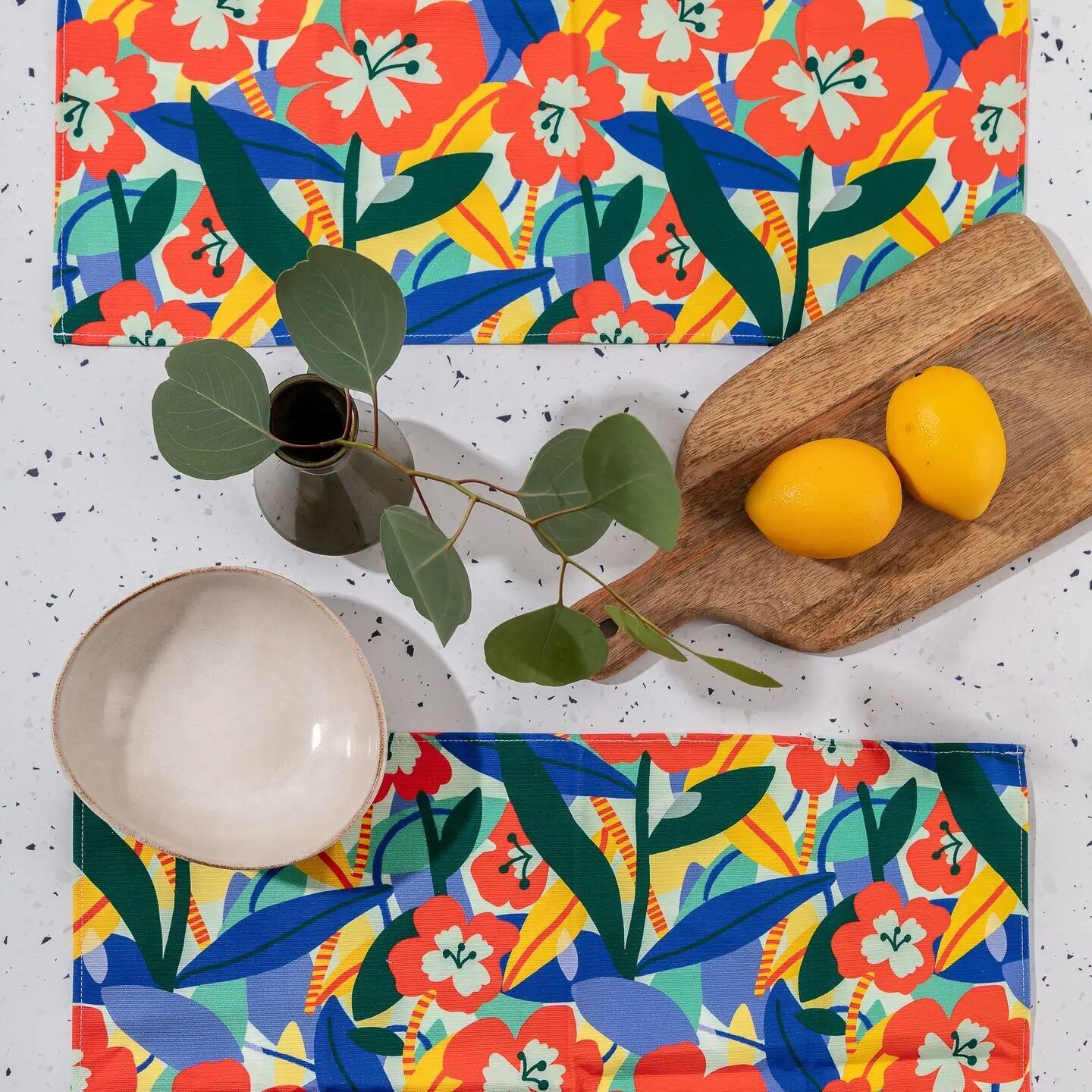 Placemats Burgundy Flower Pattern