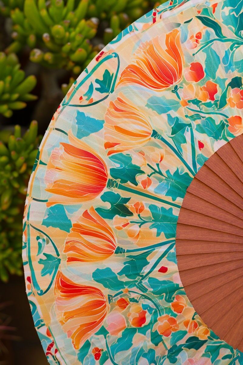 Éventail artisanal espagnol aux couleurs pastel – Bois et soie synthétique – idéal pour l'été et comme cadeau – taille moyenne 23 cm – Style moderniste 34