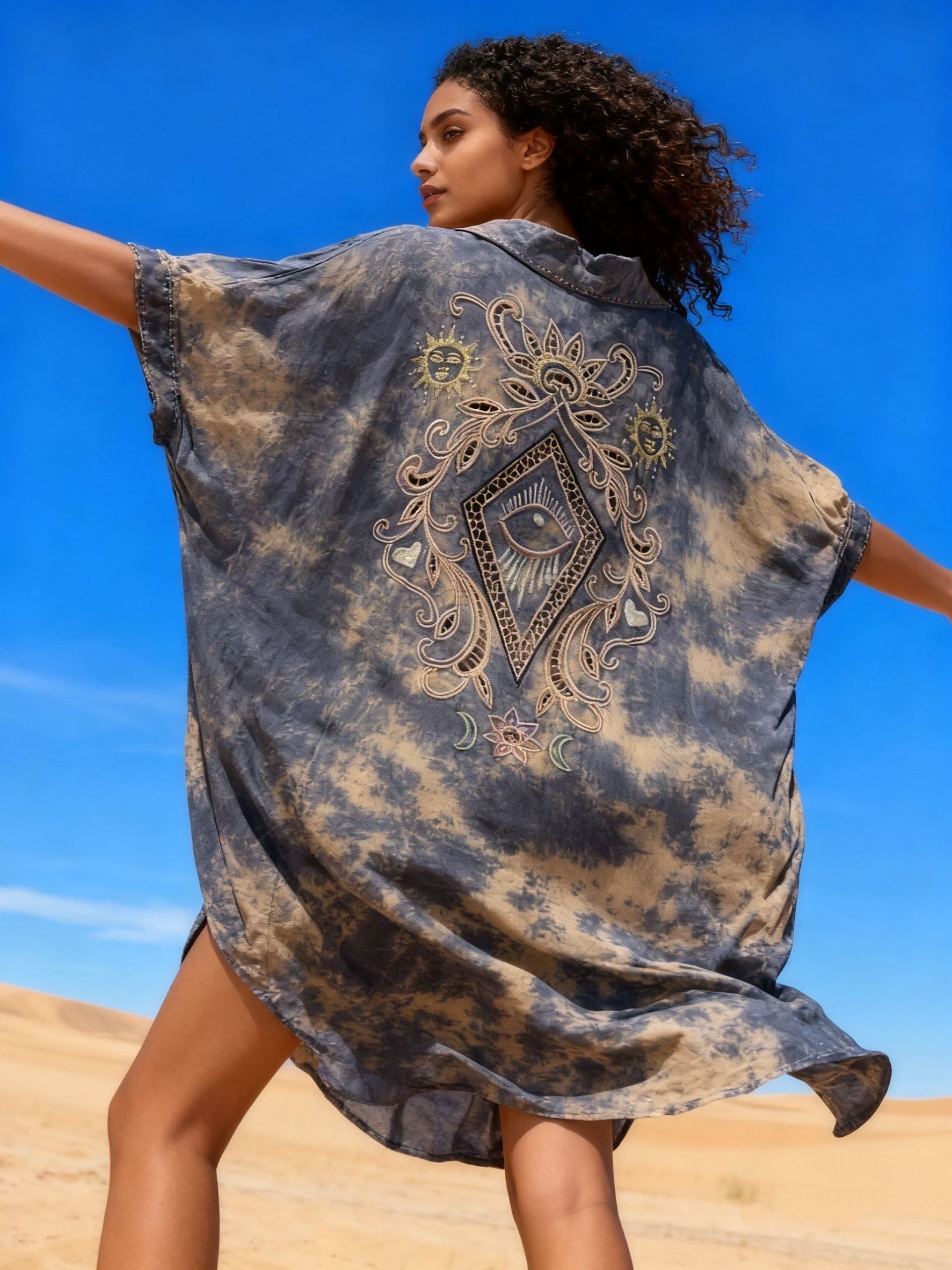 Long dress with embroidery on the back, V-neck, flared cut with invisible pockets