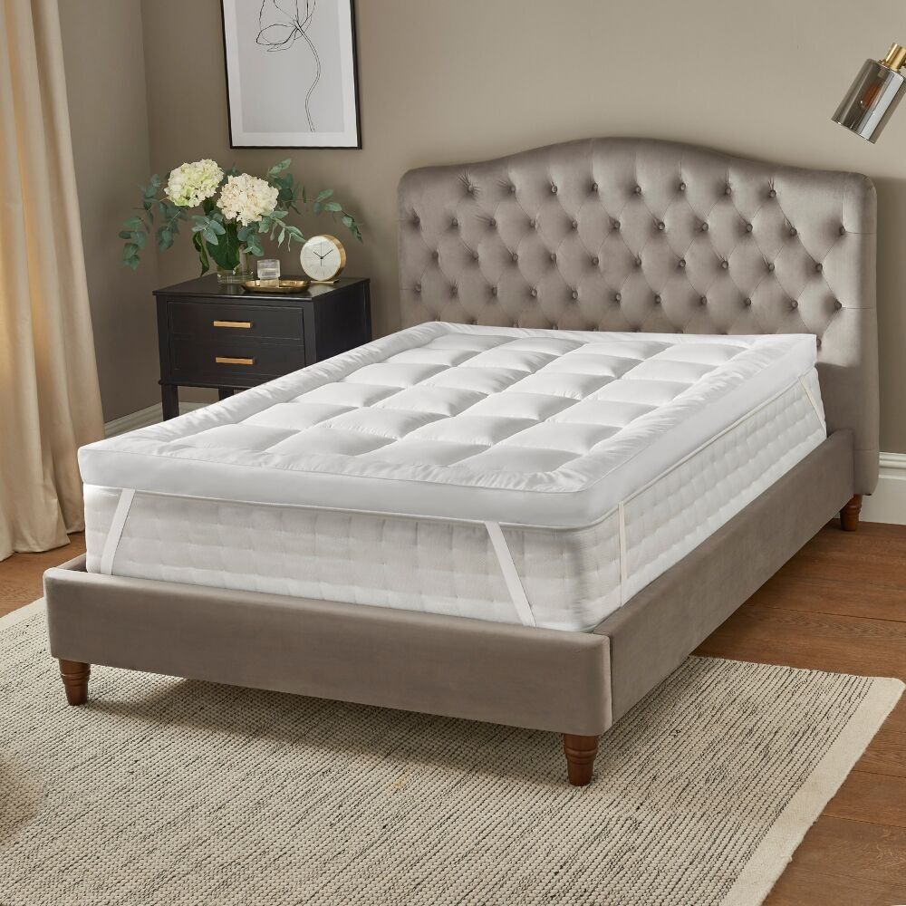 Cubrecolchón de microfibra de lujo de 1200 g/m²: acolchado extra grueso de calidad hotelera con correas de seguridad en las esquinas.