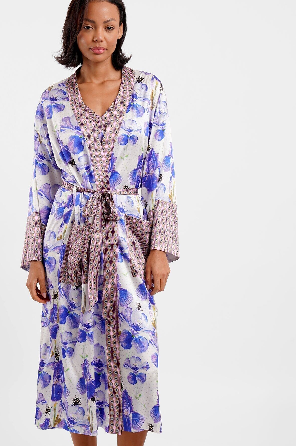 Long Robe / "Bees In The Garden"