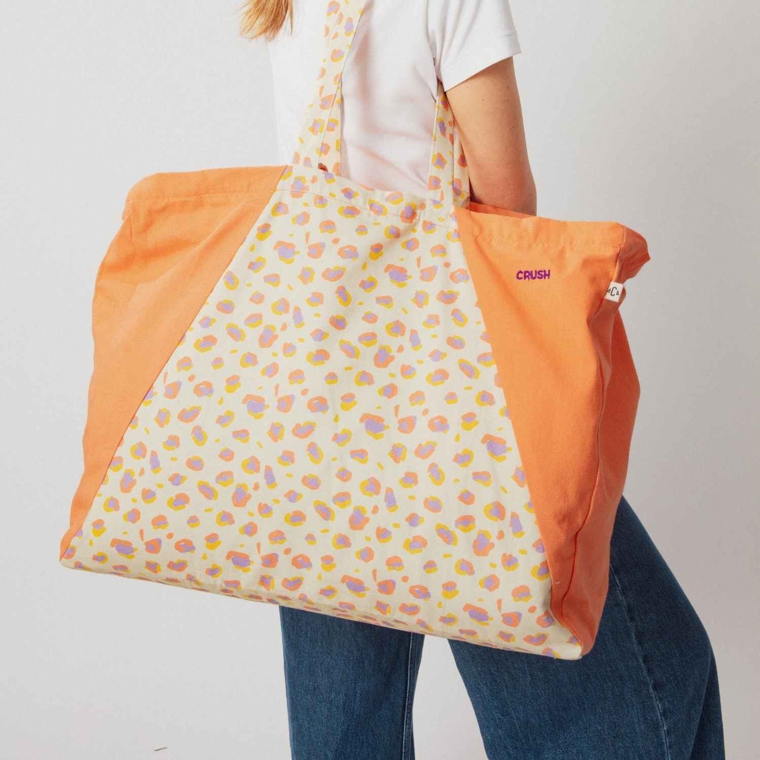Large Crush tote bag - Leo pattern