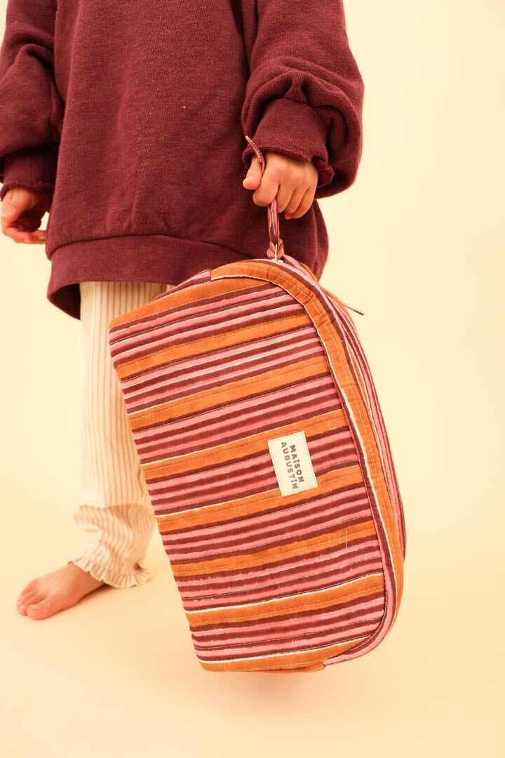 Kulturbeutel mit Zuckerstreifen