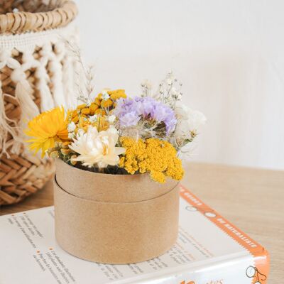 Box mit getrockneten Blumen - Kraft