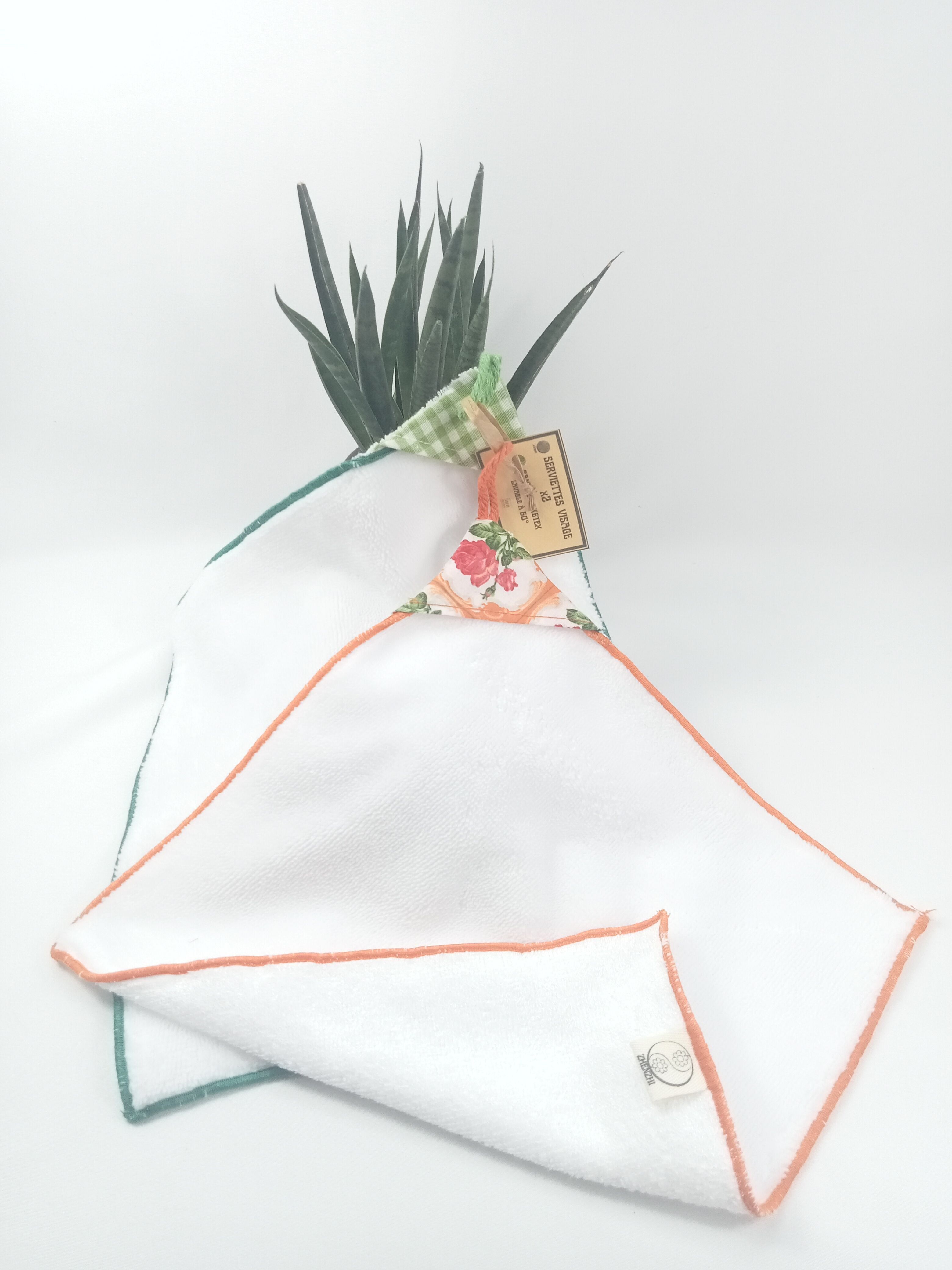 Double-sided bamboo face towel – Softness & exfoliation