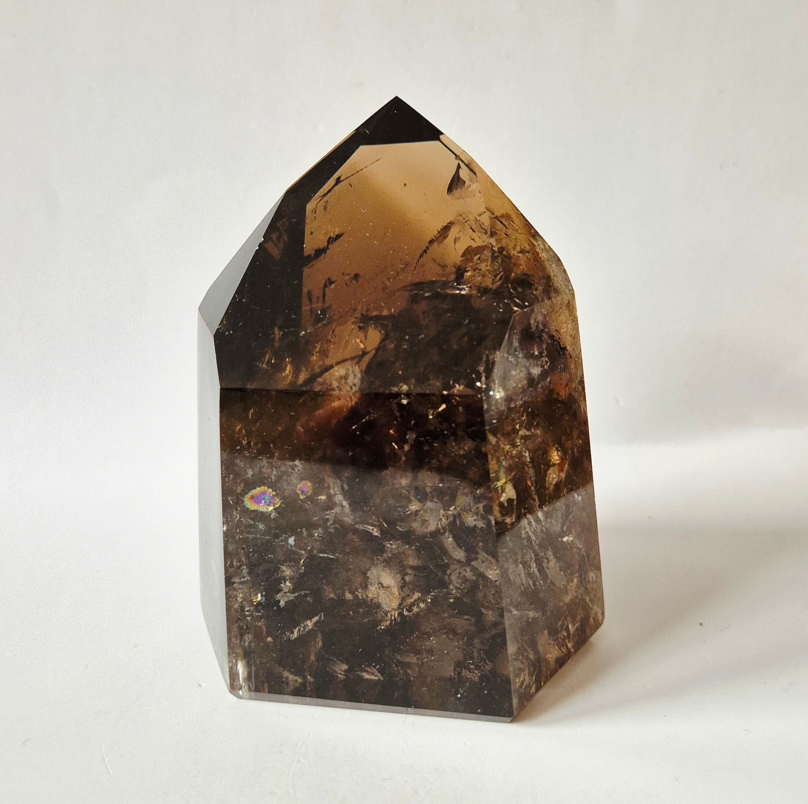 Rauchquarzturm, 674 Gramm – Hochwertiger Rauchquarz mit tiefen Einschlüssen