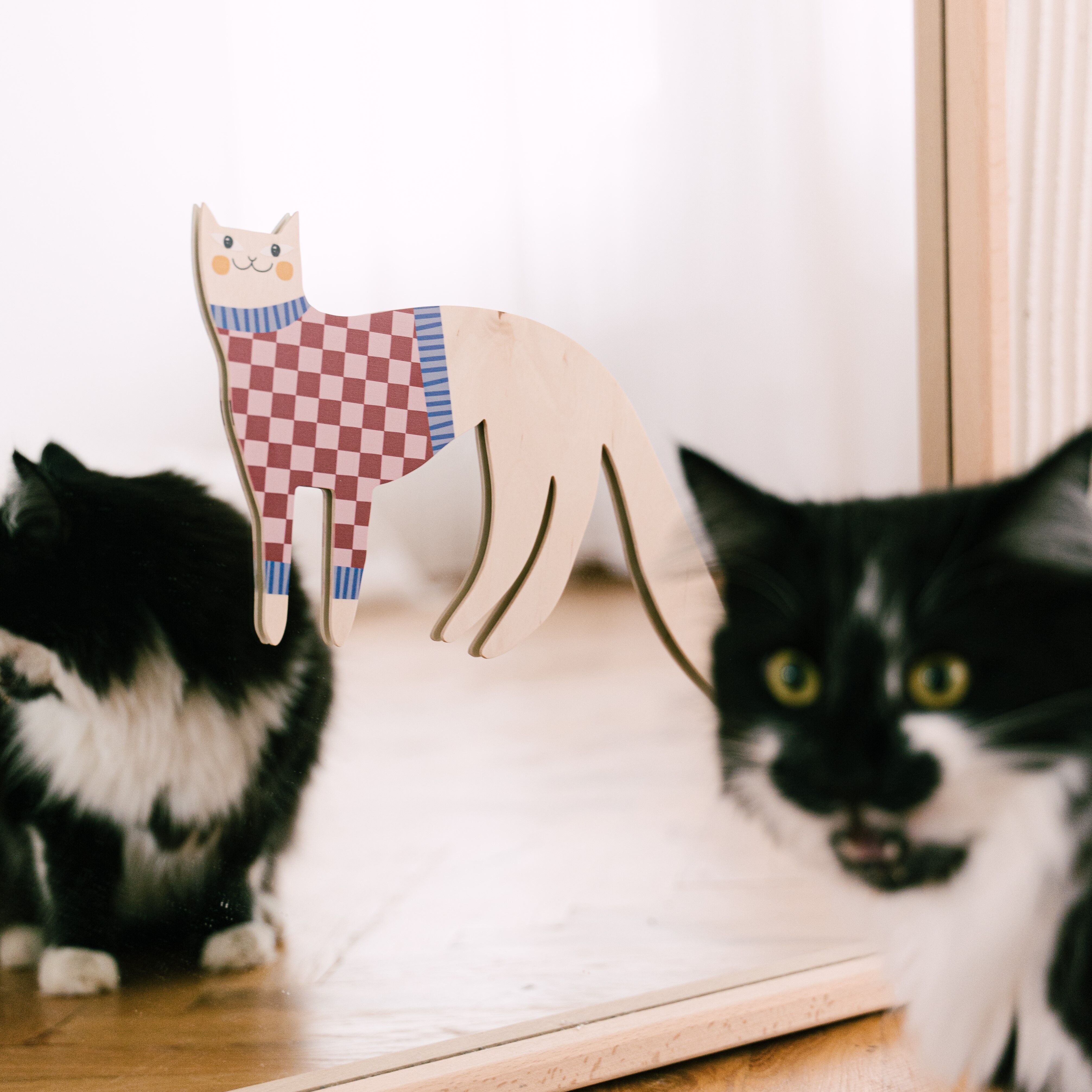 Décoration murale Nuddle Cat, décor chat en bois style dopamine