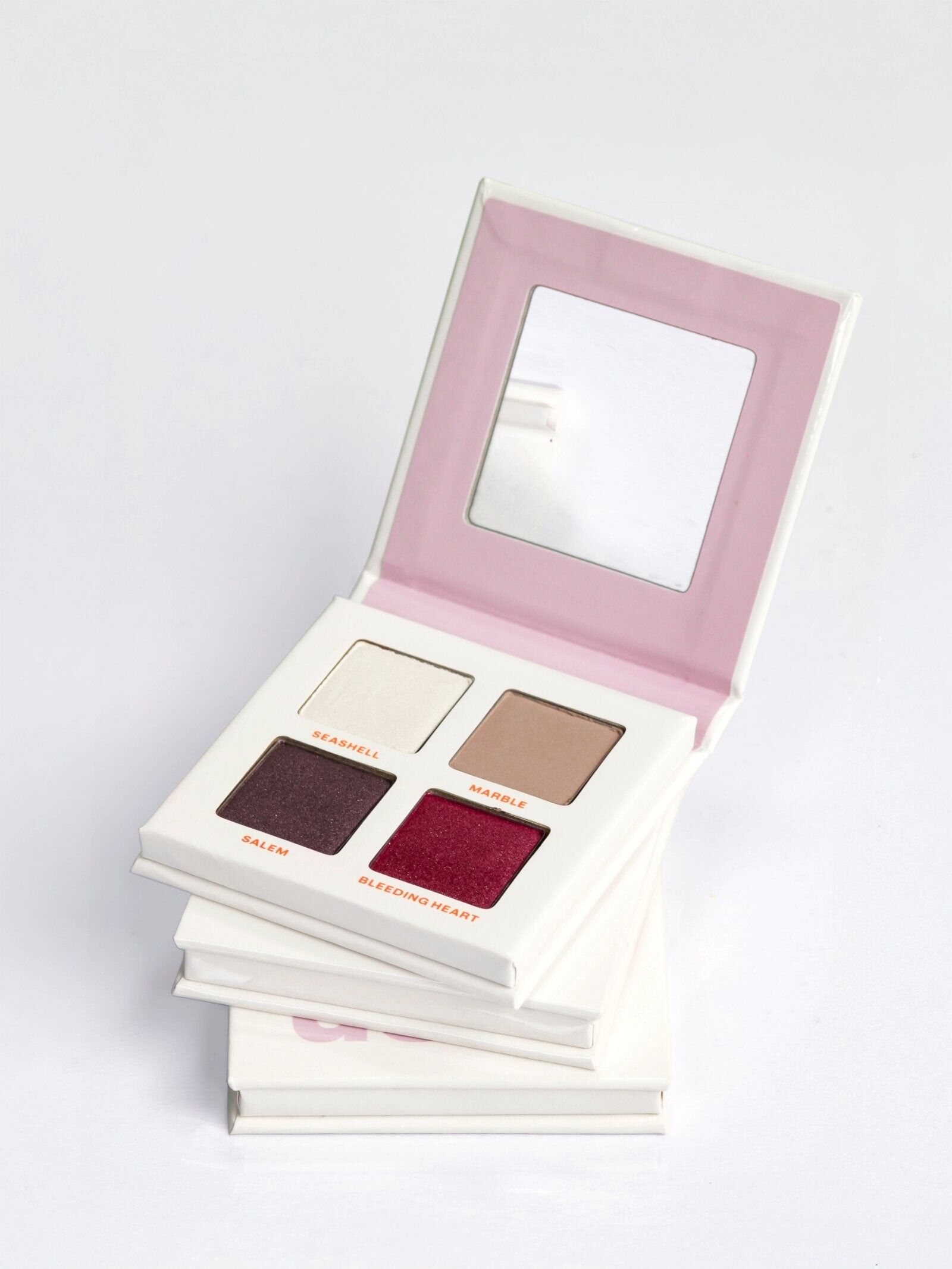DUSK Cool Neutral Eyeshadow Palette / 4-pan neutral-cool eyeshadow palette (5 g/0.21 oz) - Vegan, natural >80%, Halal-friendly certified, dermatologically tested, made in Italy, talc-free, sustainable packaging from recyclable recycled paper