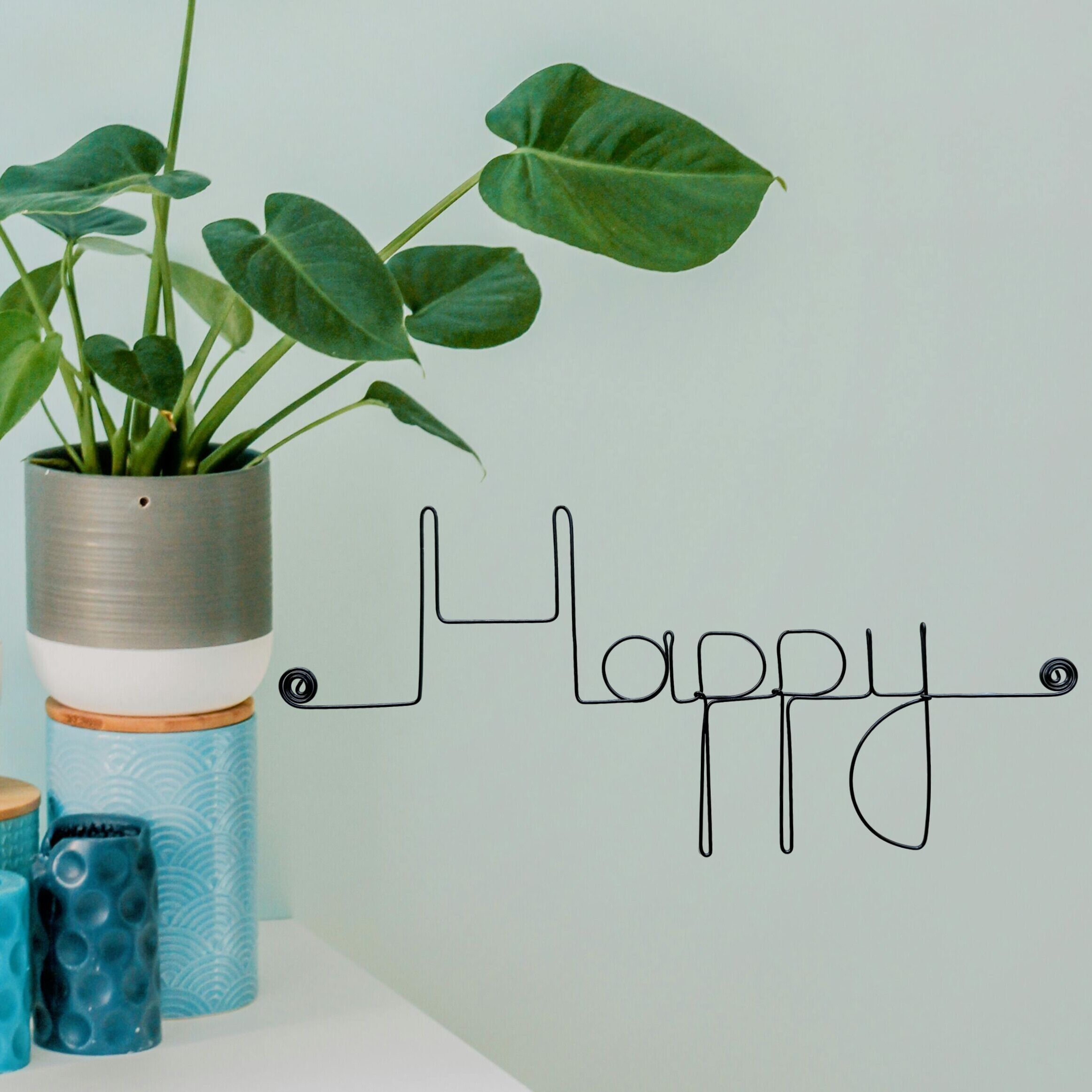 Décoration Murale en Fil de Fer "Happy" - à punaiser - Bijoux de Mur