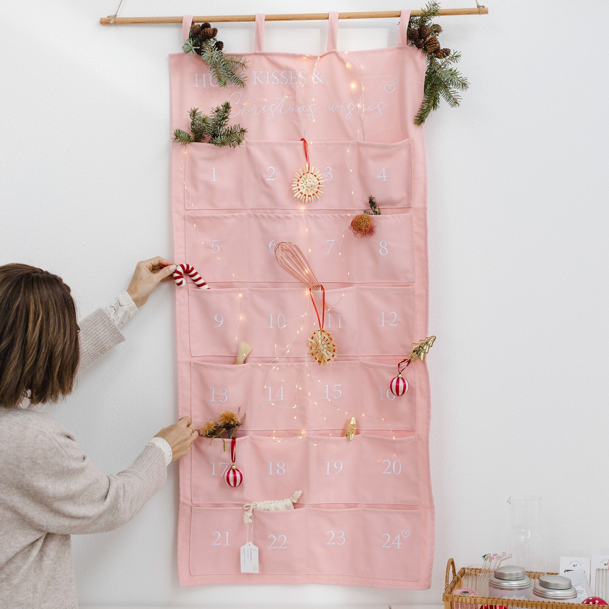 Advent calendar "Hugs, Kisses & Christmas wishes"