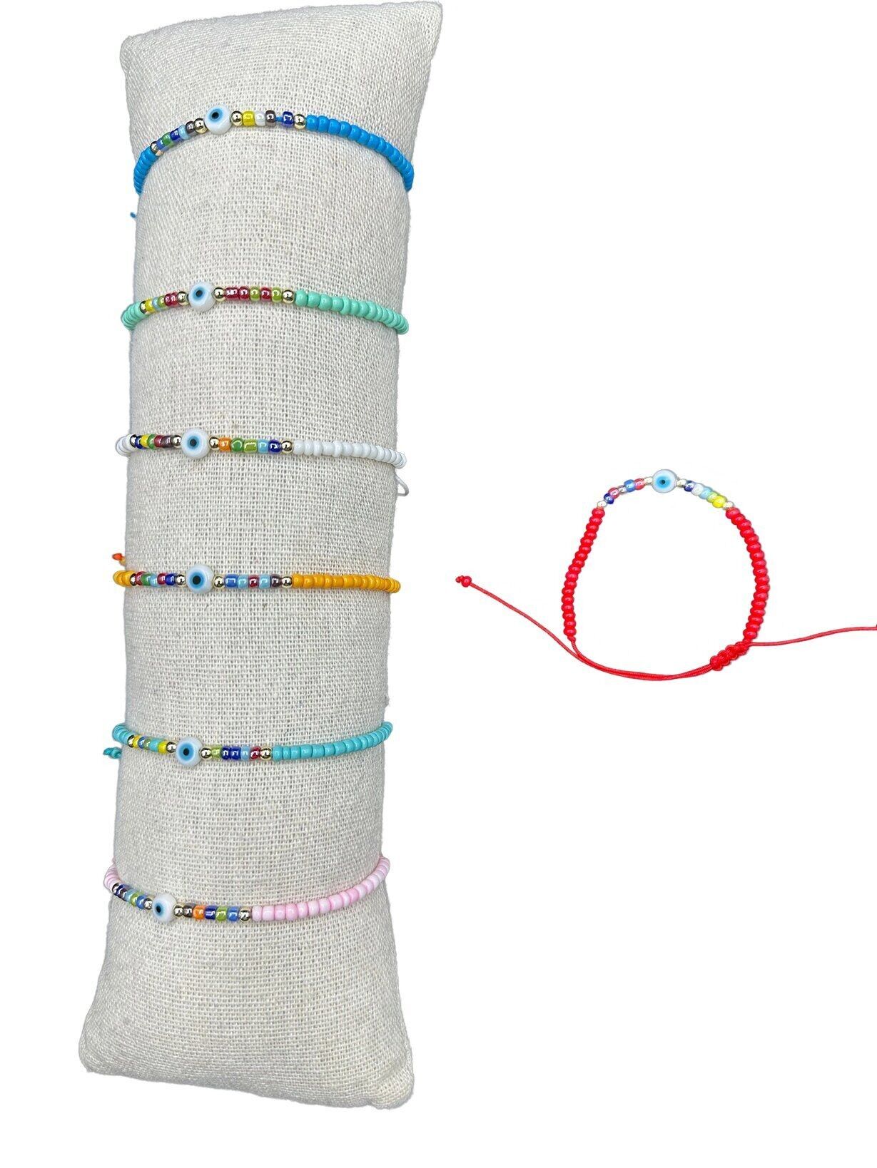 Konvolut von 35 Lucie Eye Armbändern