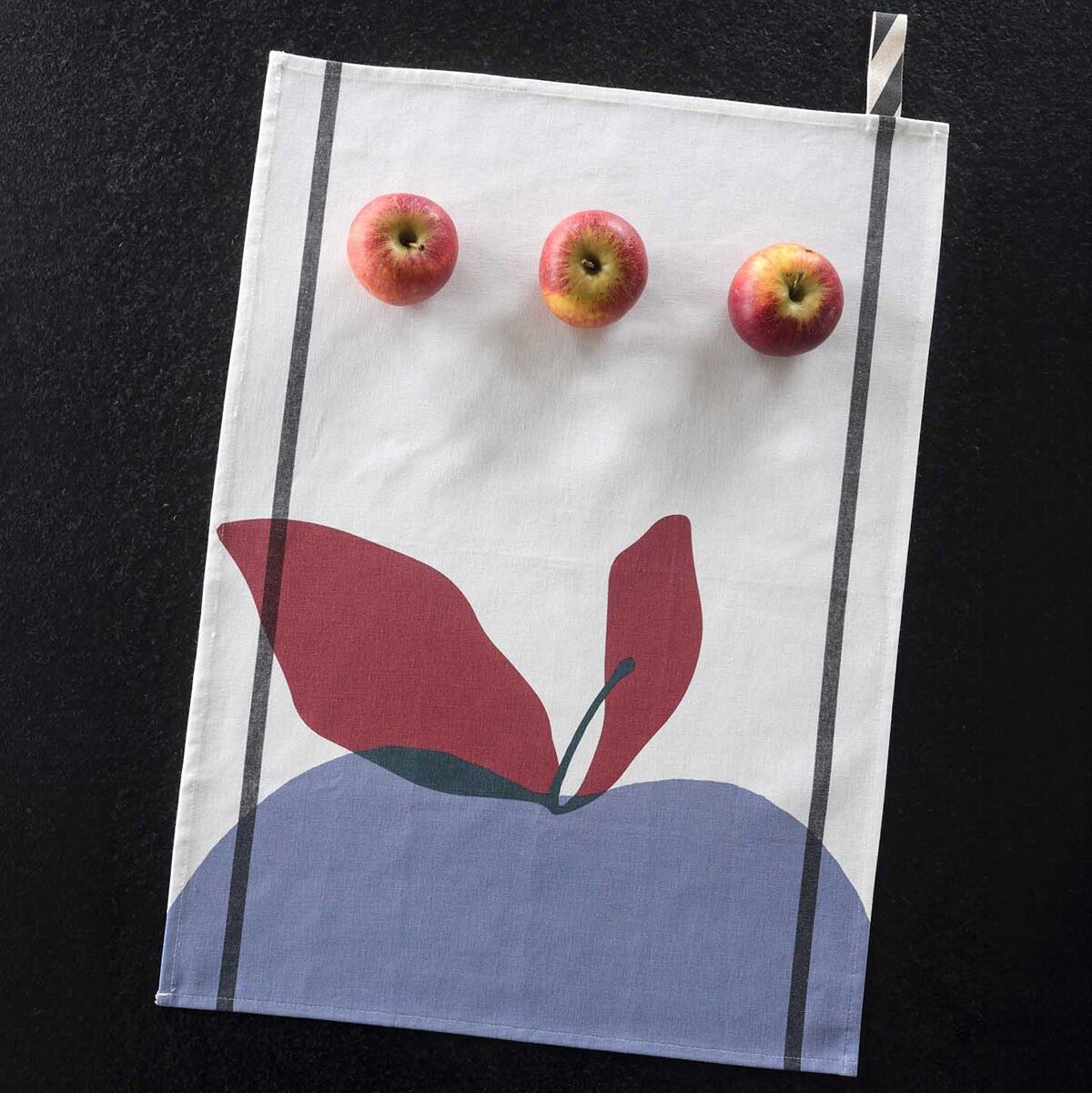 Bluetiful Apple White Tea Towel 50 x 70
