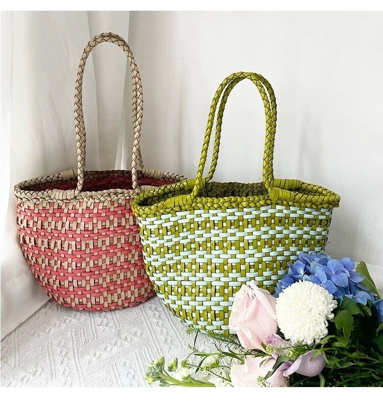 Handgefertigte Schultertasche aus hochwertigem Leder mit handgewebtem Henkel