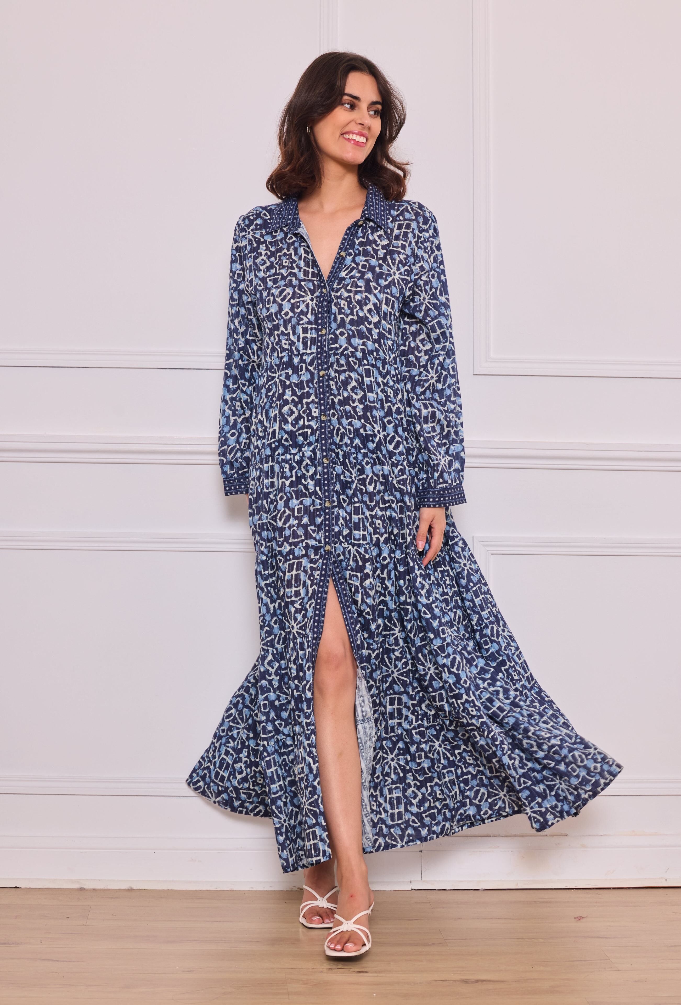 Bohemian style long shirt dress in printed cotton. One size.