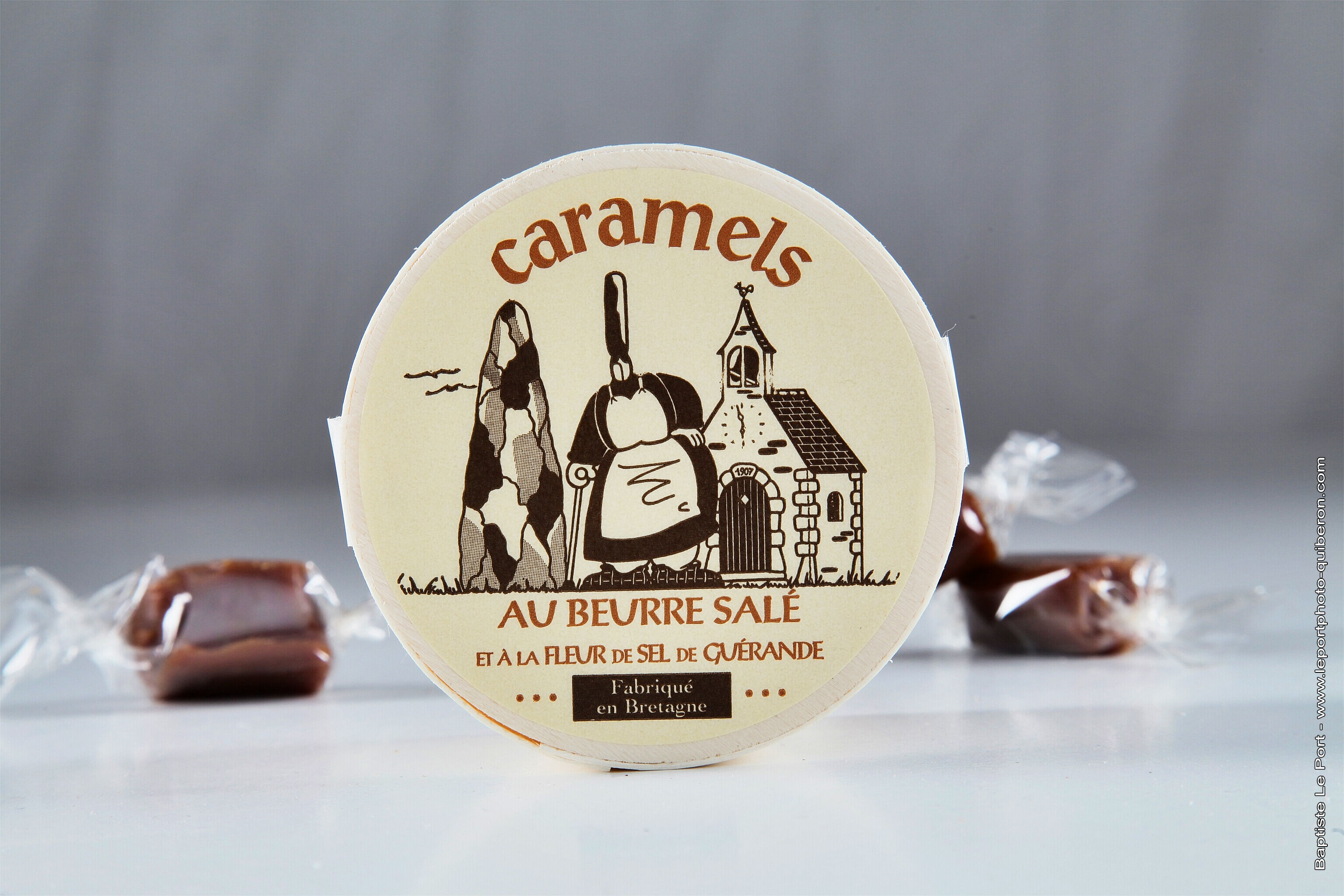 Soft caramel candies - Mini round wooden box - "mam goudig" range - 50g