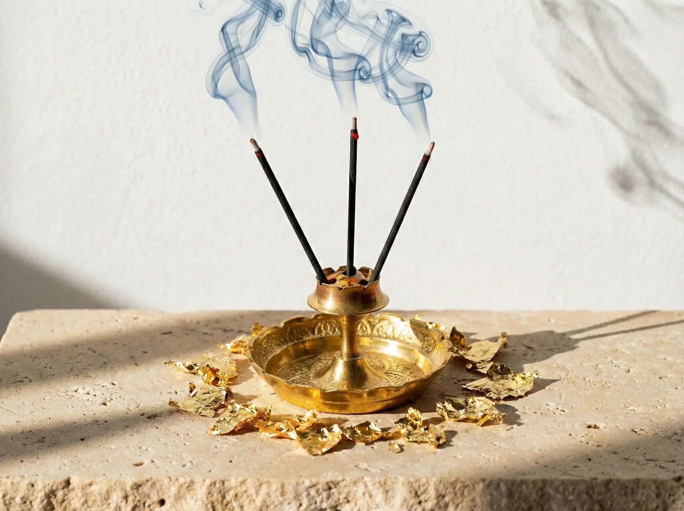 Minimalist Brass Incense Holder - Elegance, Divine Gold & Harmony