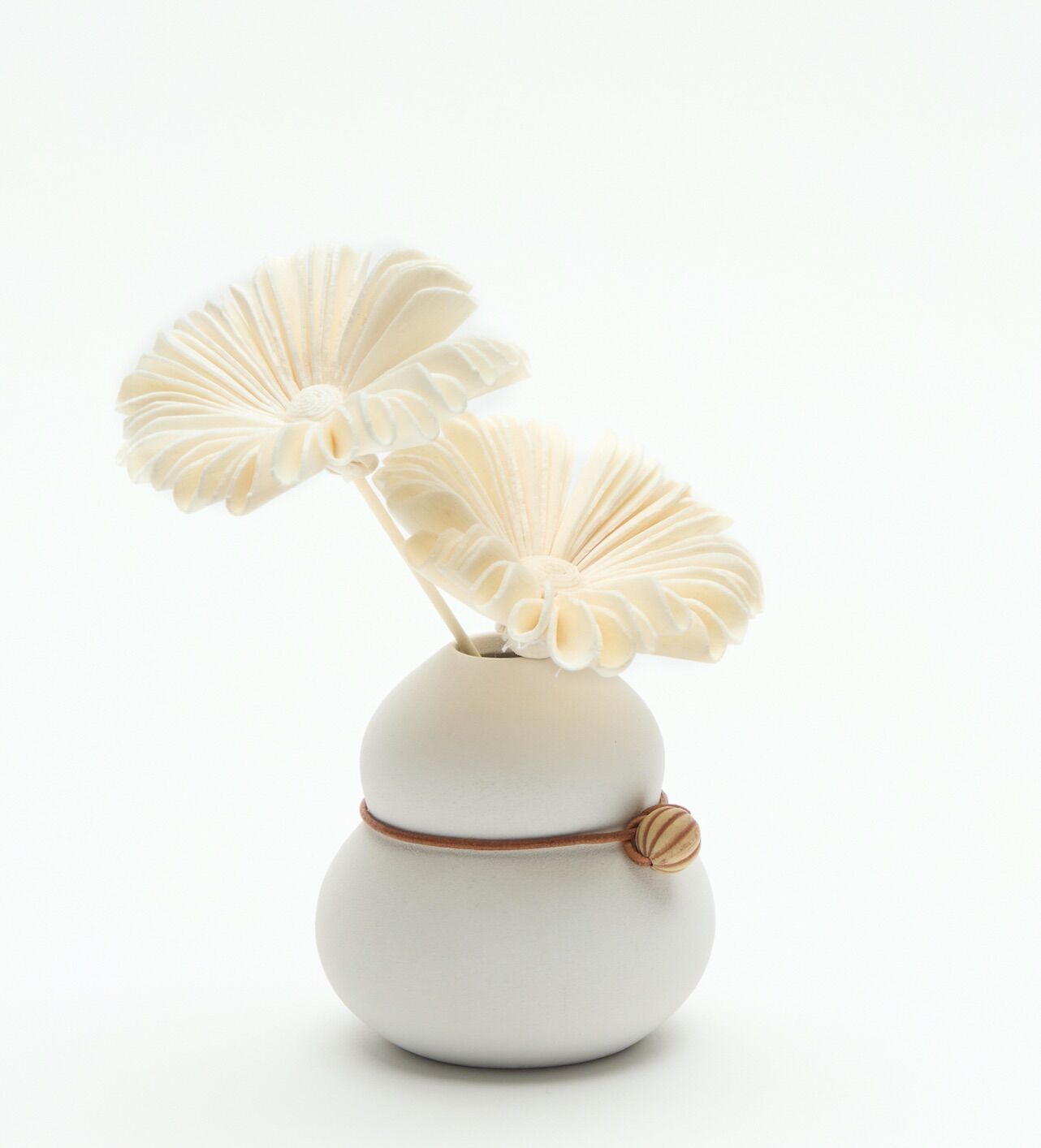 Elegant diffuser - Room fragrance diffuser vase - GARBO Cream