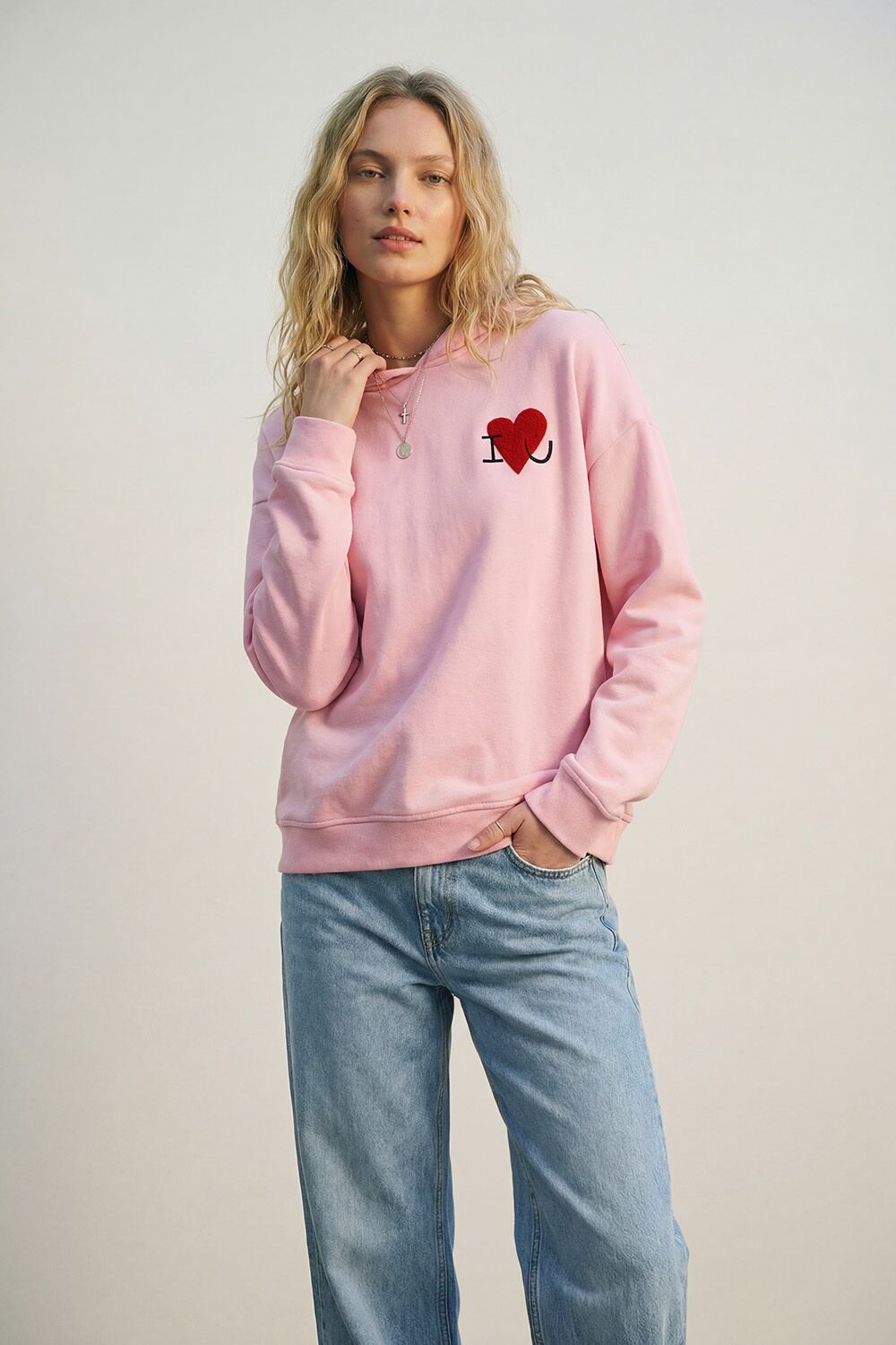 Baby pink Super-Soft Hoodie with Boucl√© Heart Graphic