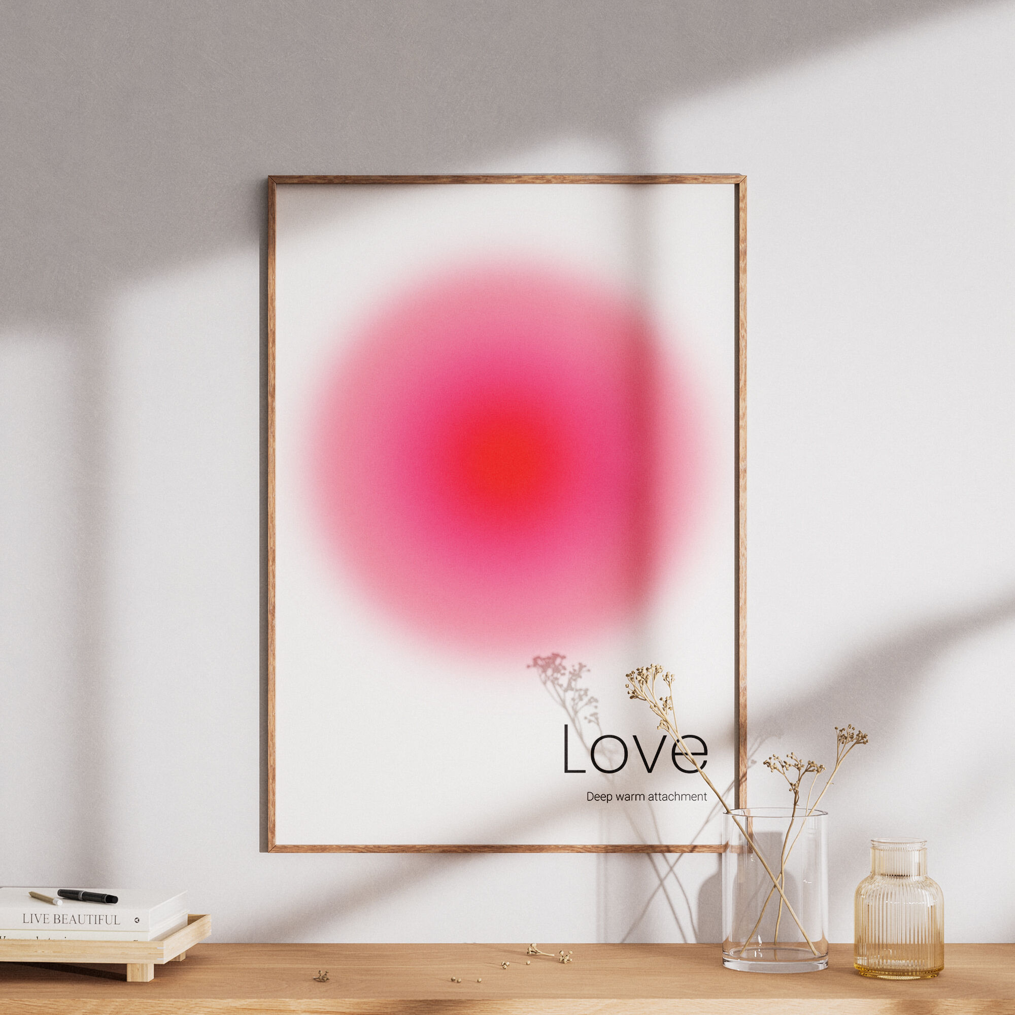 Affiche décorative minimaliste rose dégradé avec texte "Love" design moderne épuré