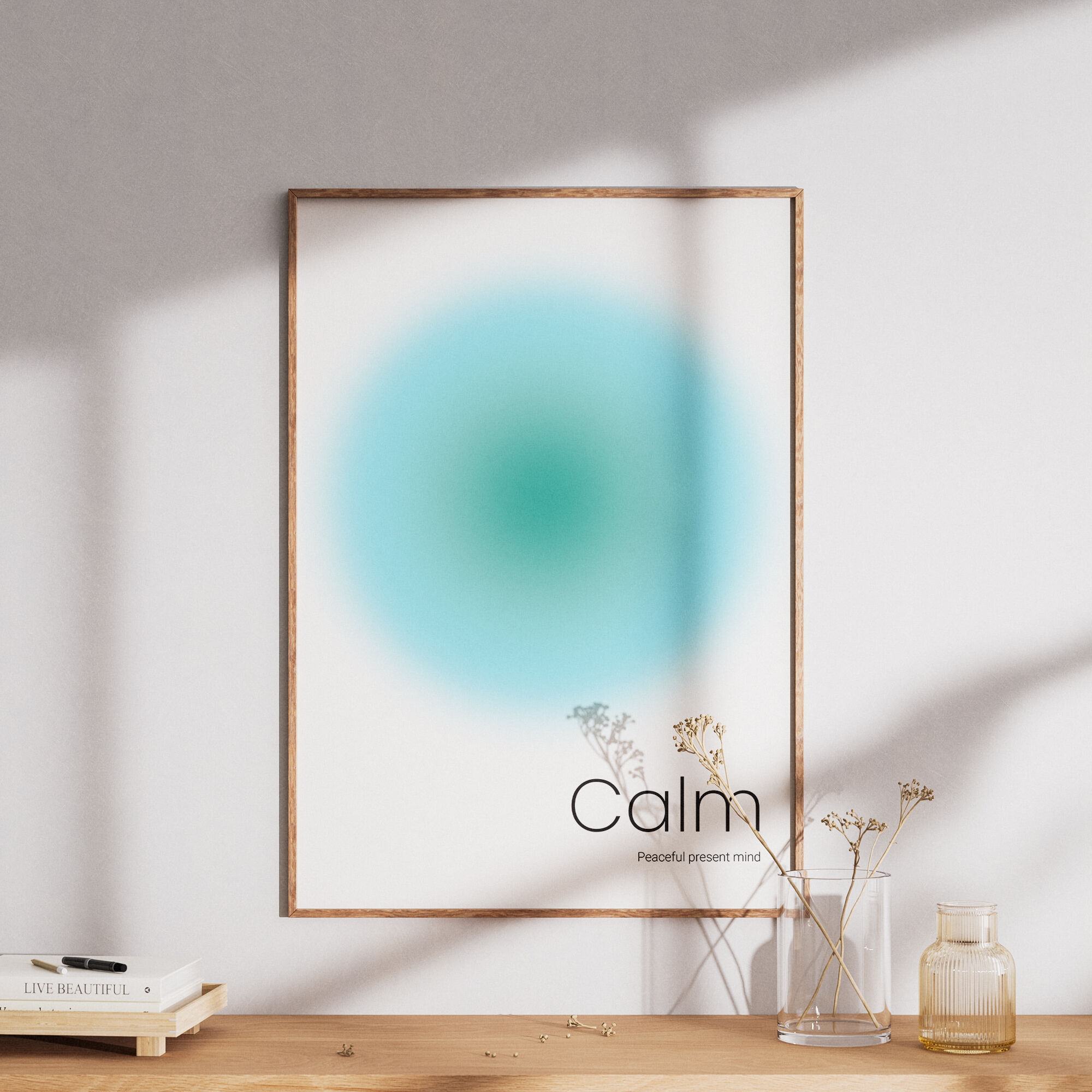 Affiche décorative minimaliste bleu dégradé avec texte "Calm" design moderne épuré