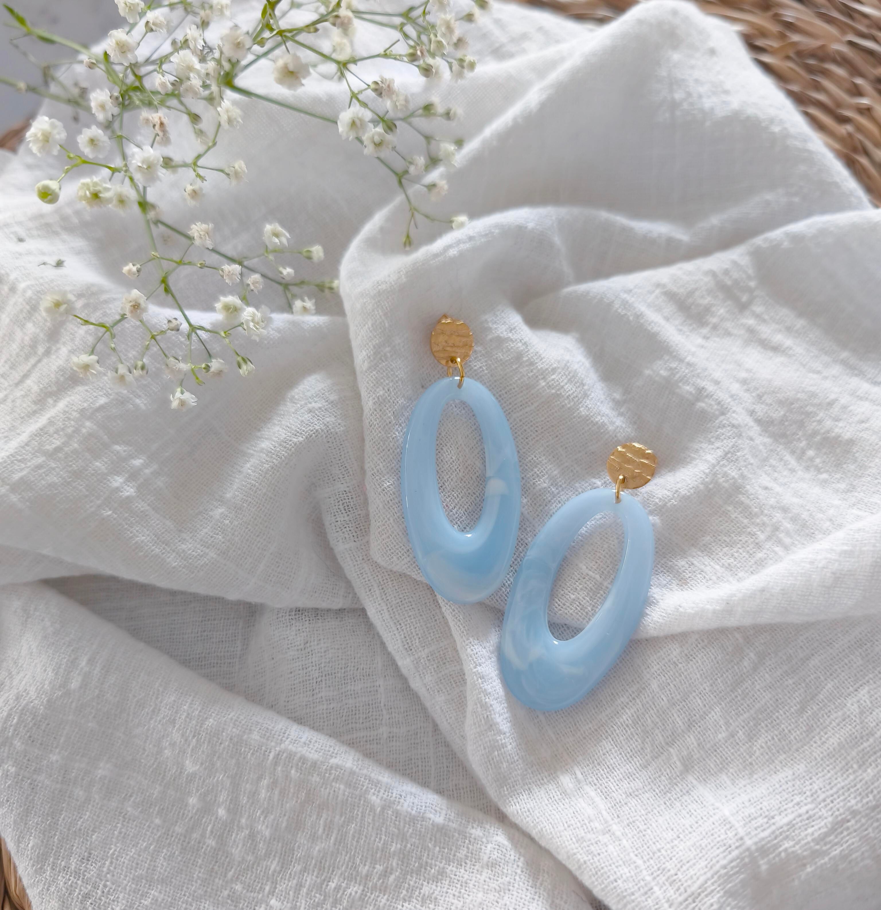 Boucles d'oreilles acrylique Léa bleu ciel