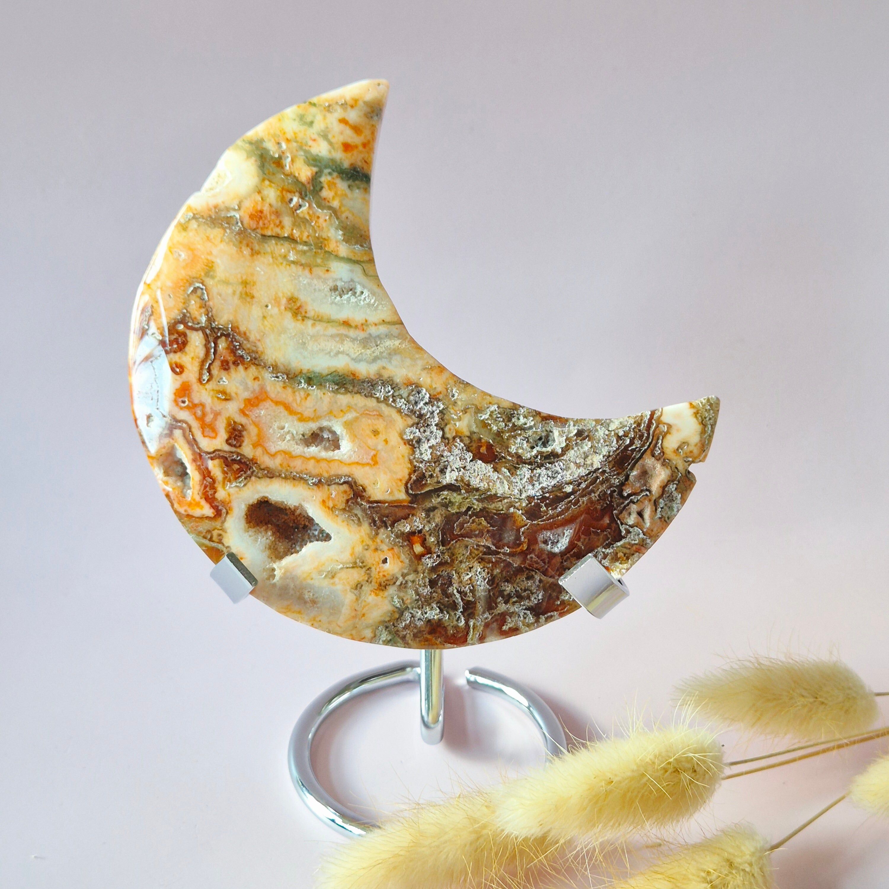 Druzy-Rotmoosachat-Mond auf Ständer – 228 g Edelstein-Statement-Piece