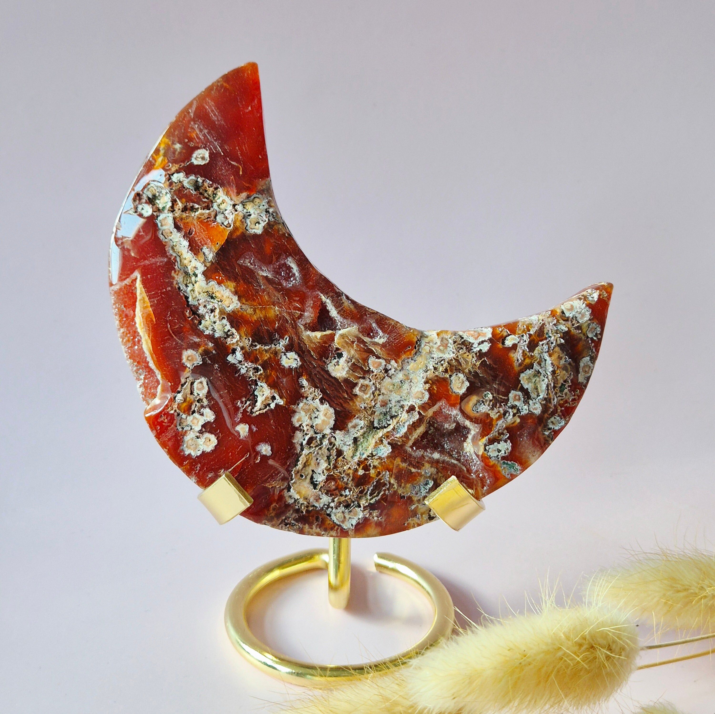 Druzy-Rotmoosachat-Mond auf Ständer – 173 g Edelstein-Statement-Piece