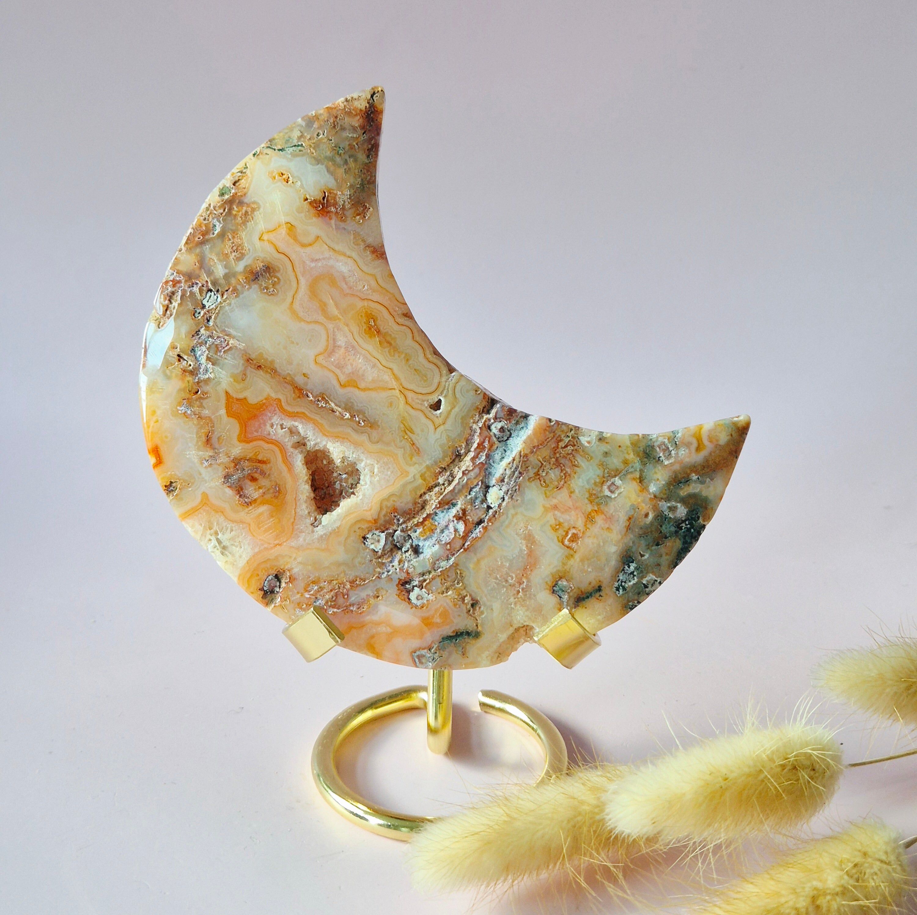 Roter Druzy-Moosachat-Mond auf Ständer – 205 g Edelstein-Statement-Piece
